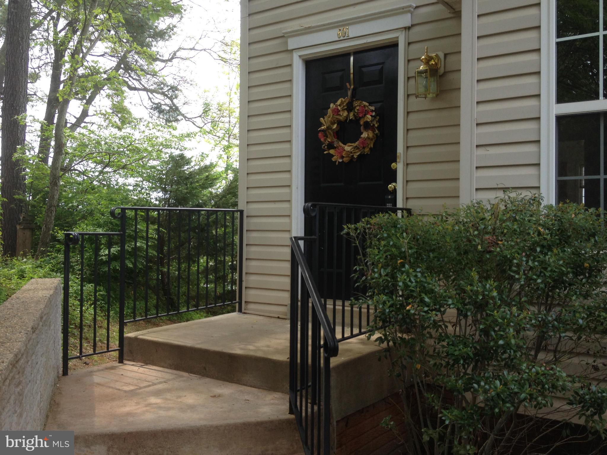 RED OAKS - Residential Lease