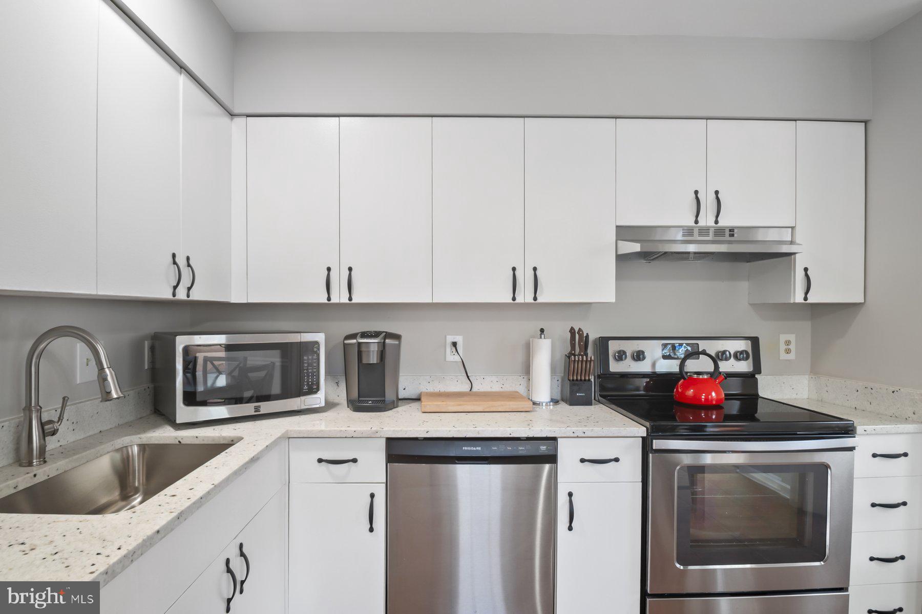 BELVEDERE SQUARE - Residential