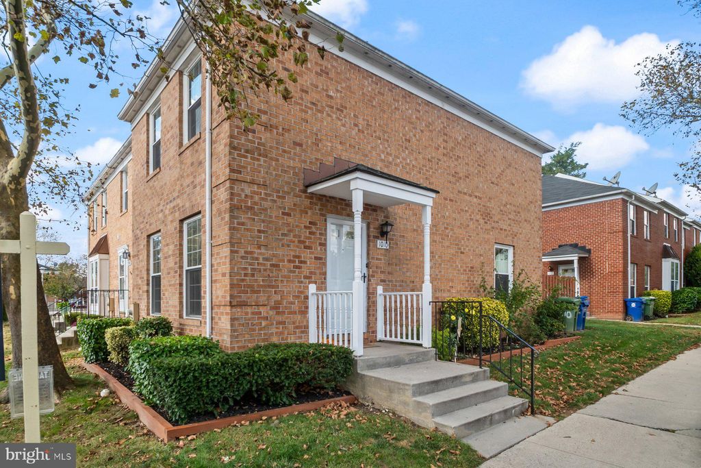 Photo of 1010 Dartmouth Glen Way, BALTIMORE, MD 21212 (MLS # MDBA2187786)