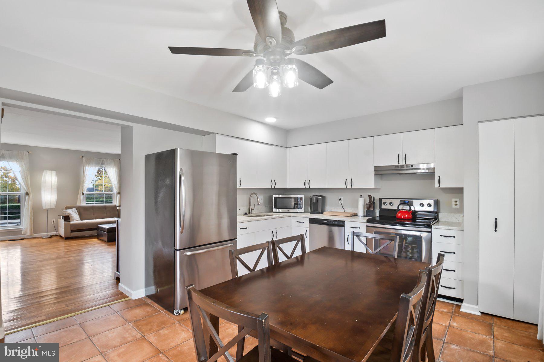 BELVEDERE SQUARE - Residential