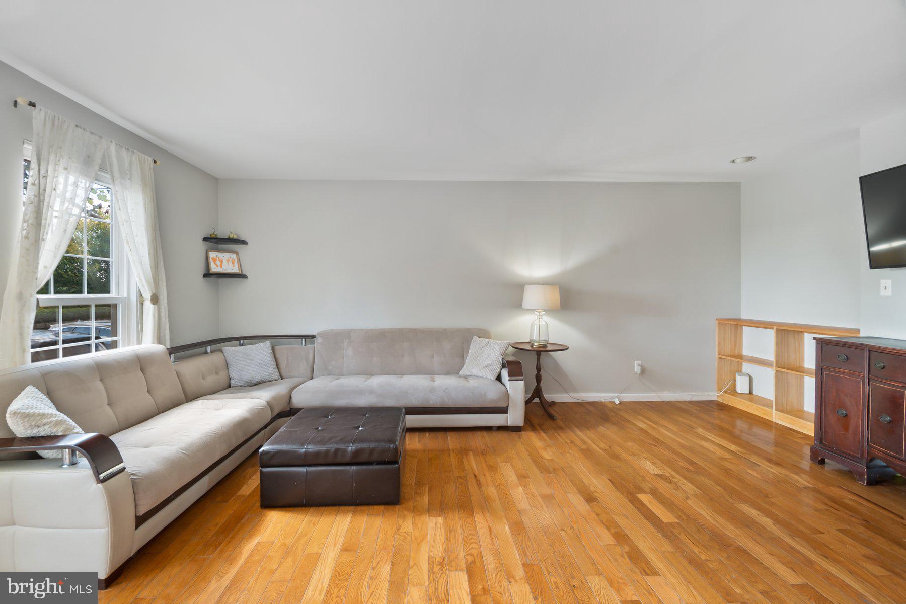 BELVEDERE SQUARE - Residential