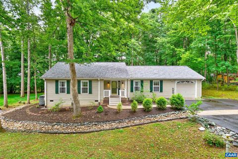 Homes For Sale - 75 Riverside Dr Dr<br/> PALMYRA, VA 22963