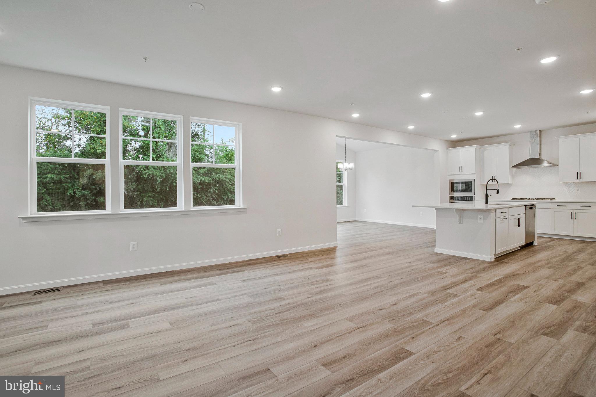 ROBERTS CROSSING - Residential