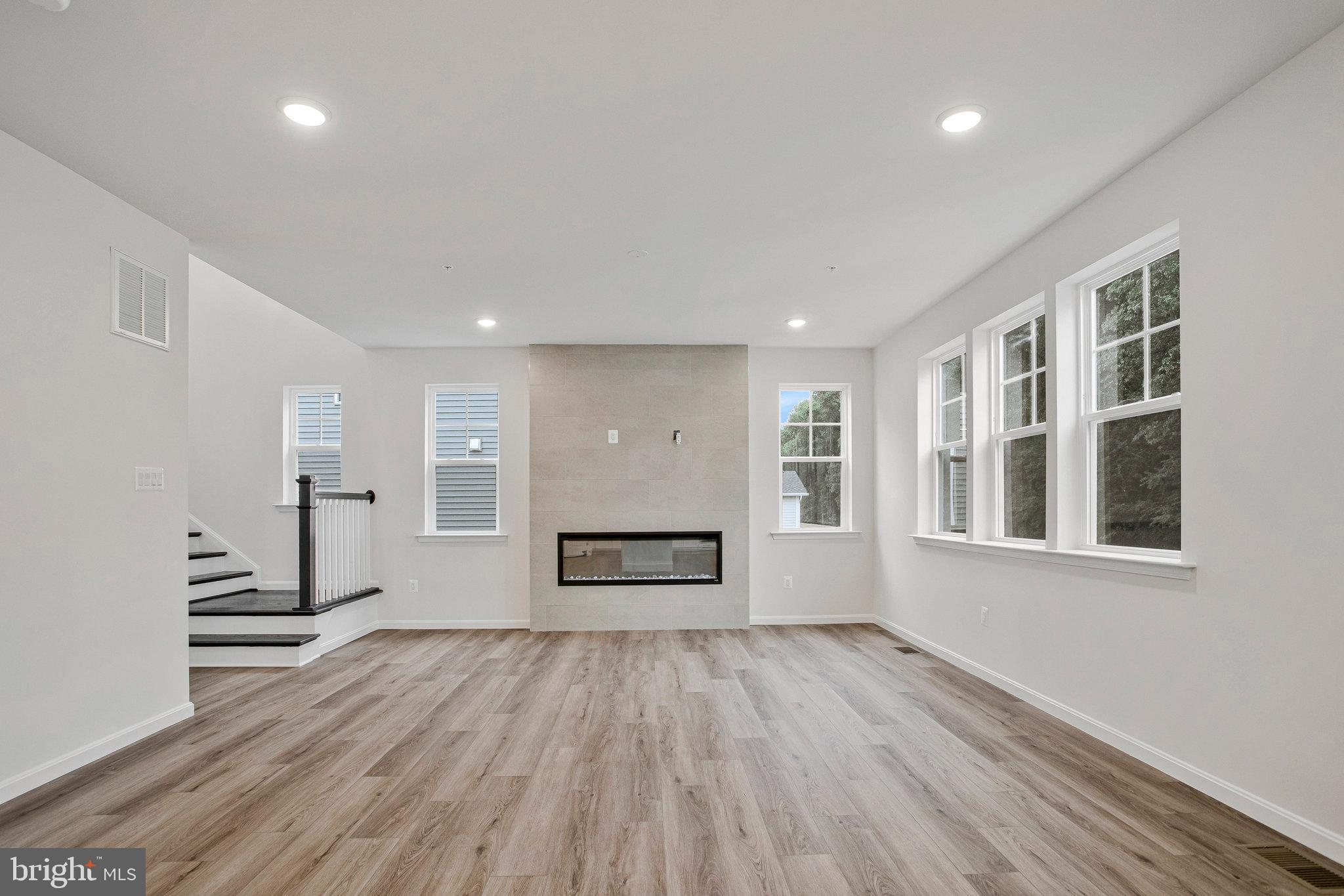 ROBERTS CROSSING - Residential