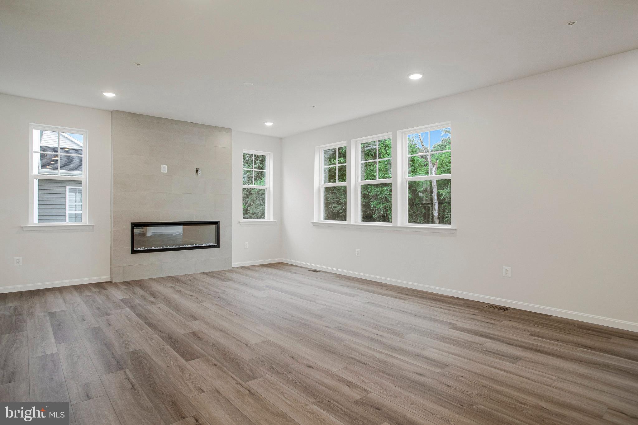 ROBERTS CROSSING - Residential