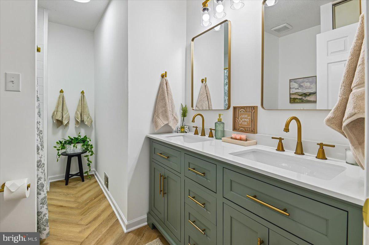 HERITAGE HARBOUR - Residential