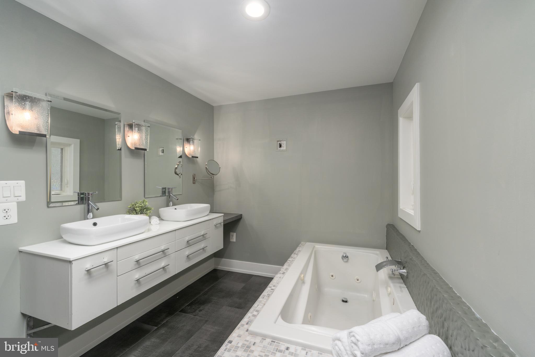 PIKESVILLE - Residential