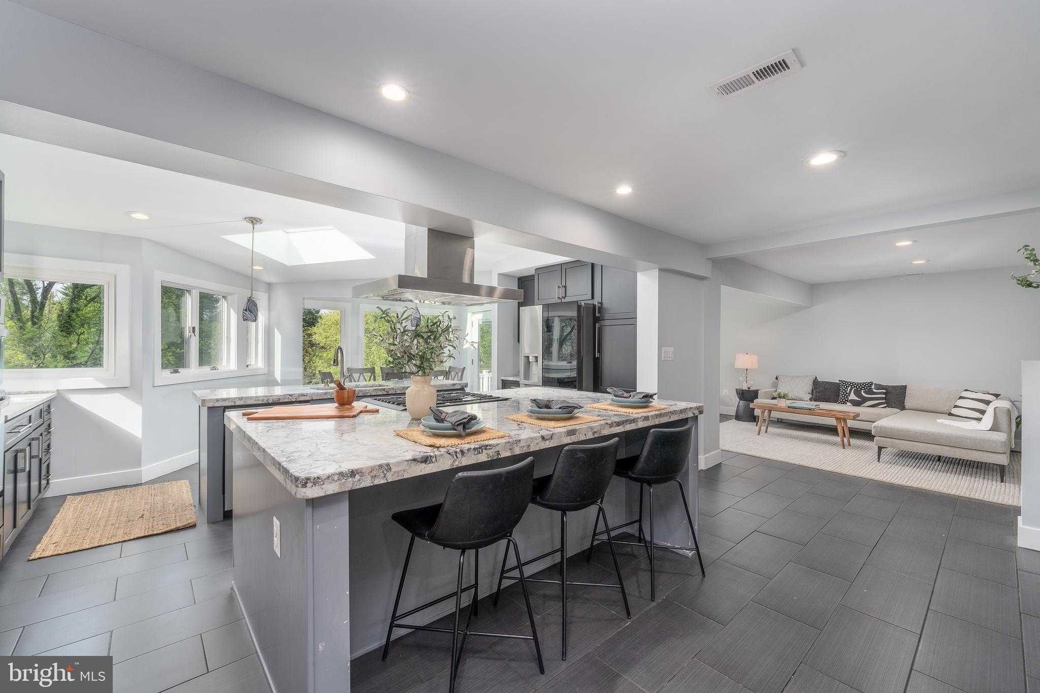 PIKESVILLE - Residential