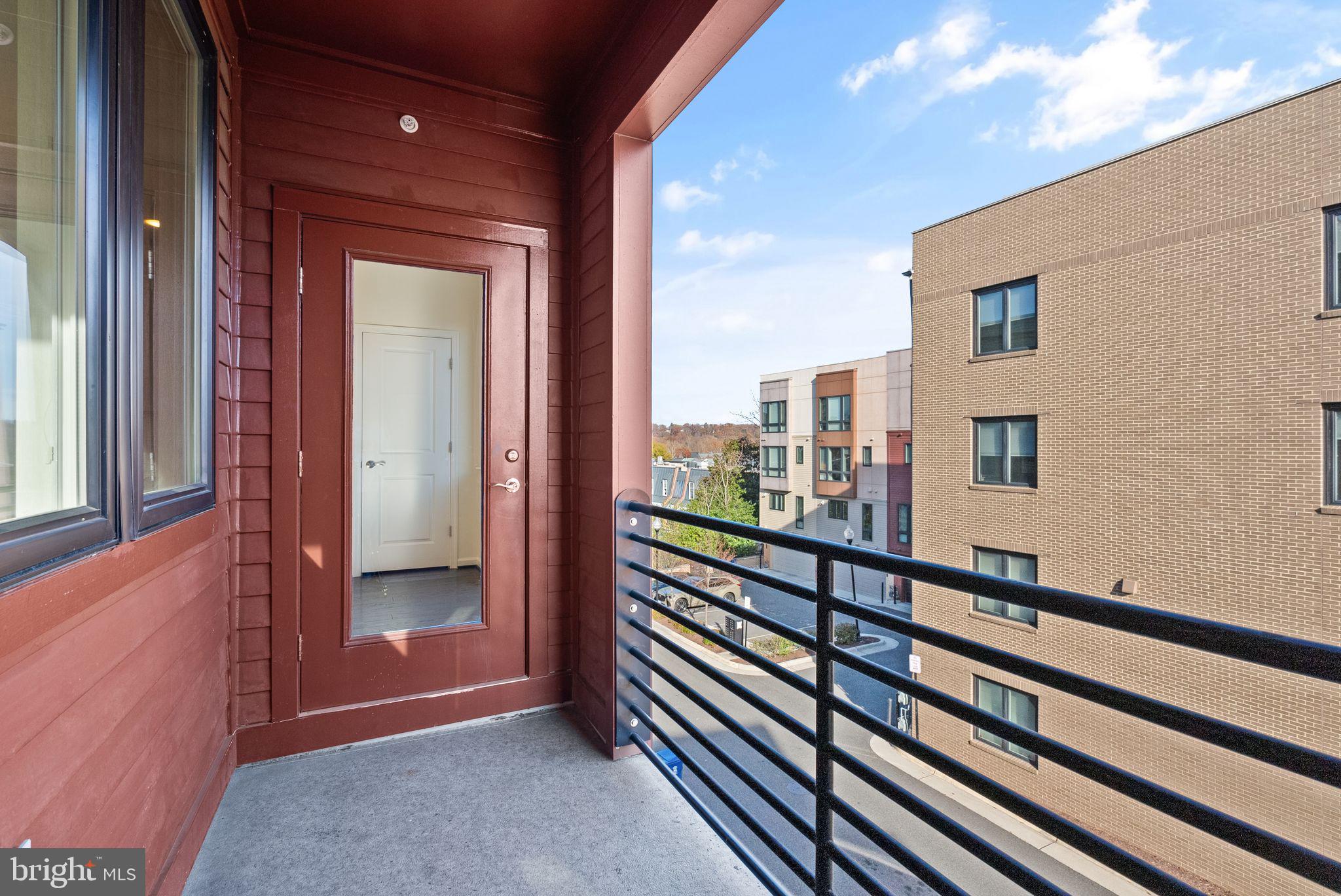 CAMBRIA SQUARE - Residential Lease