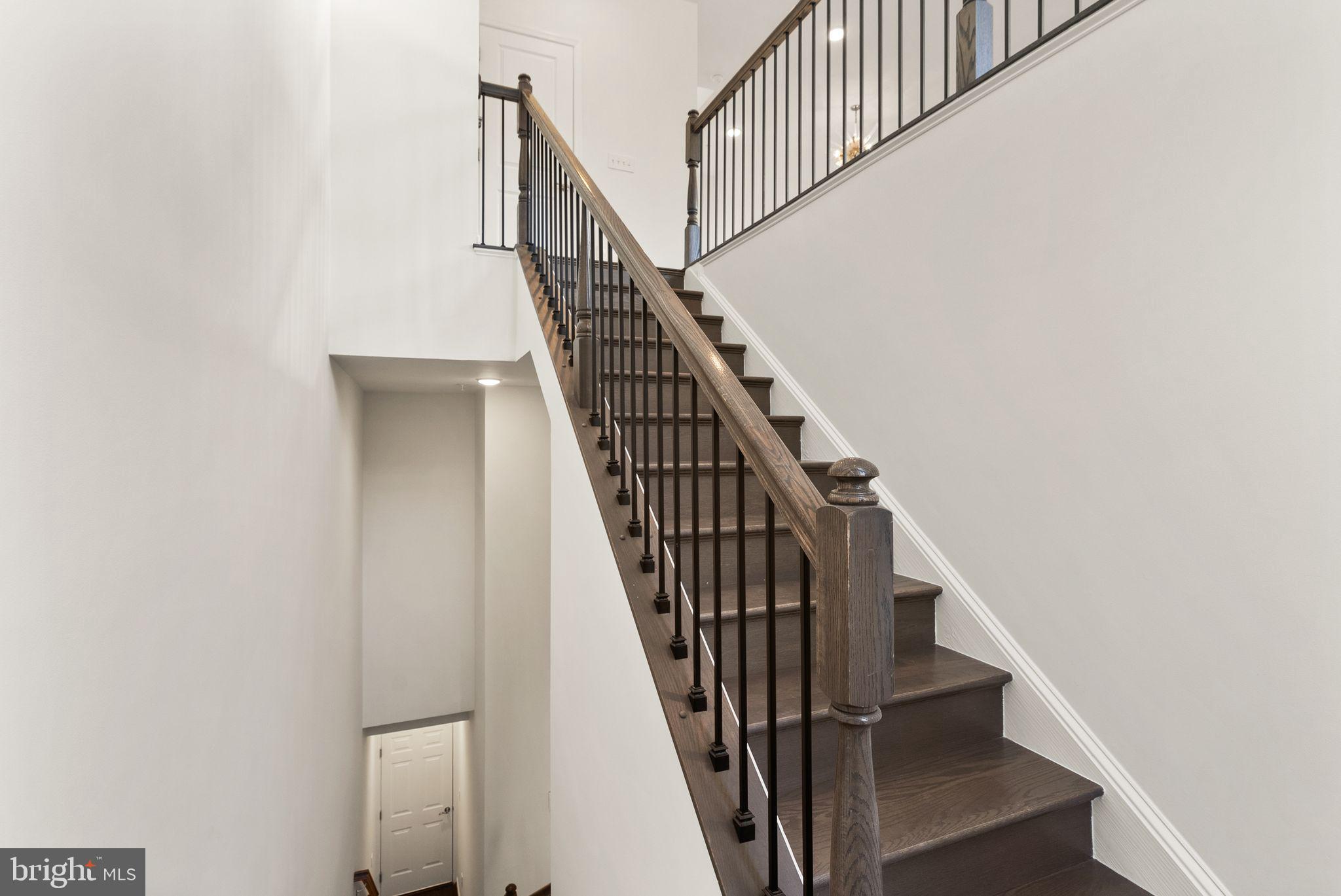 CAMBRIA SQUARE - Residential Lease