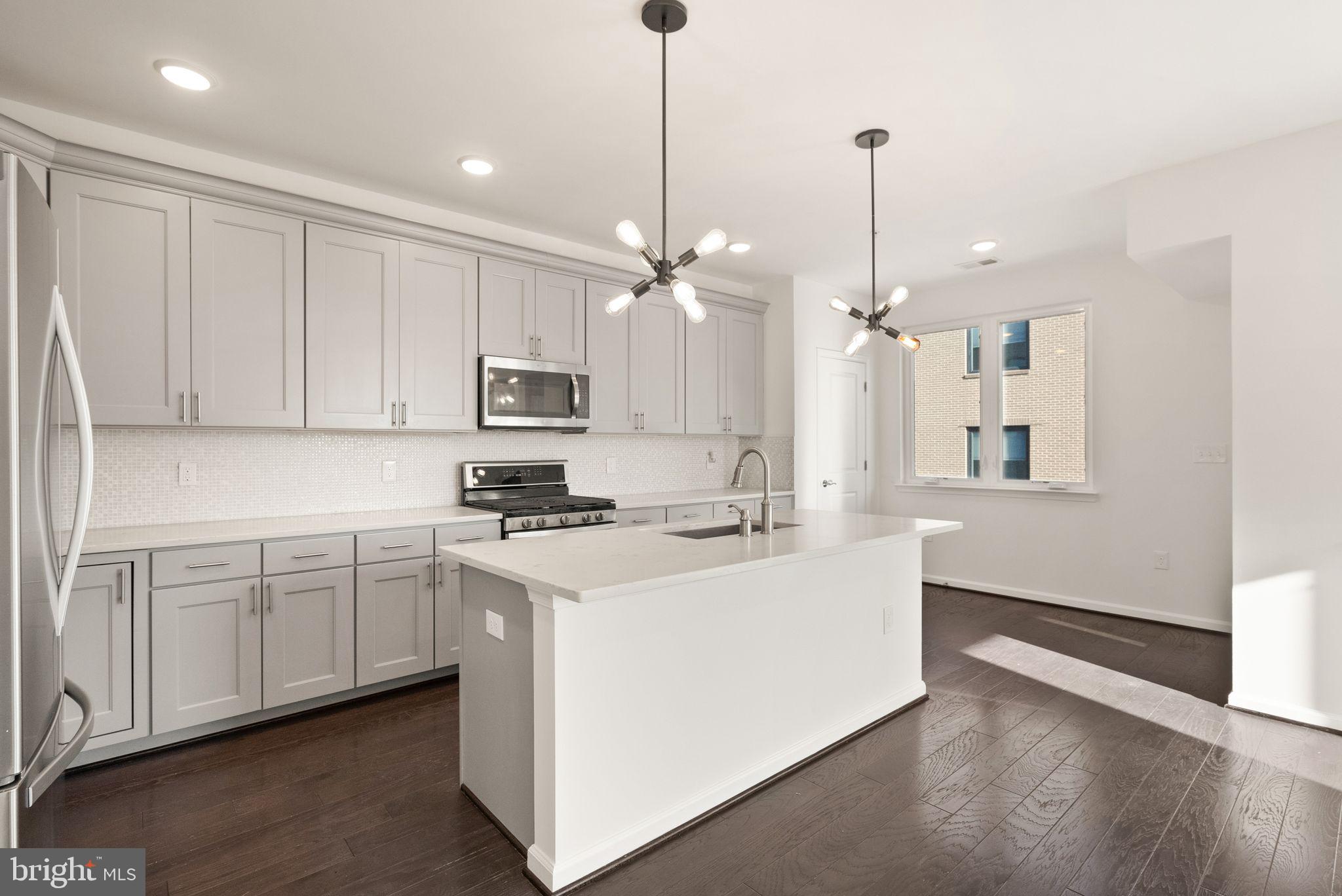 CAMBRIA SQUARE - Residential Lease