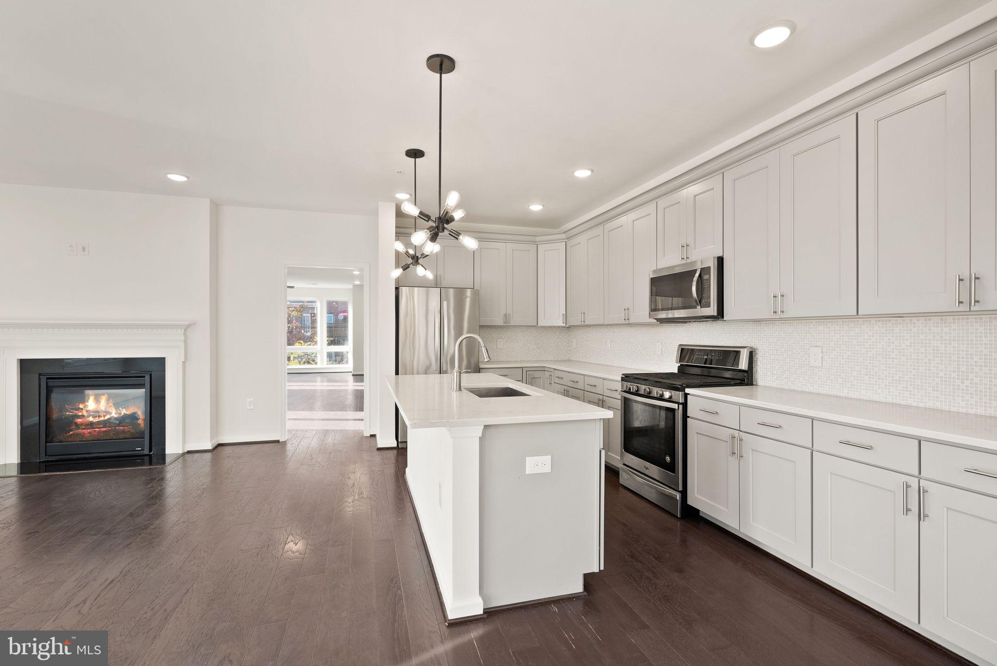 CAMBRIA SQUARE - Residential Lease