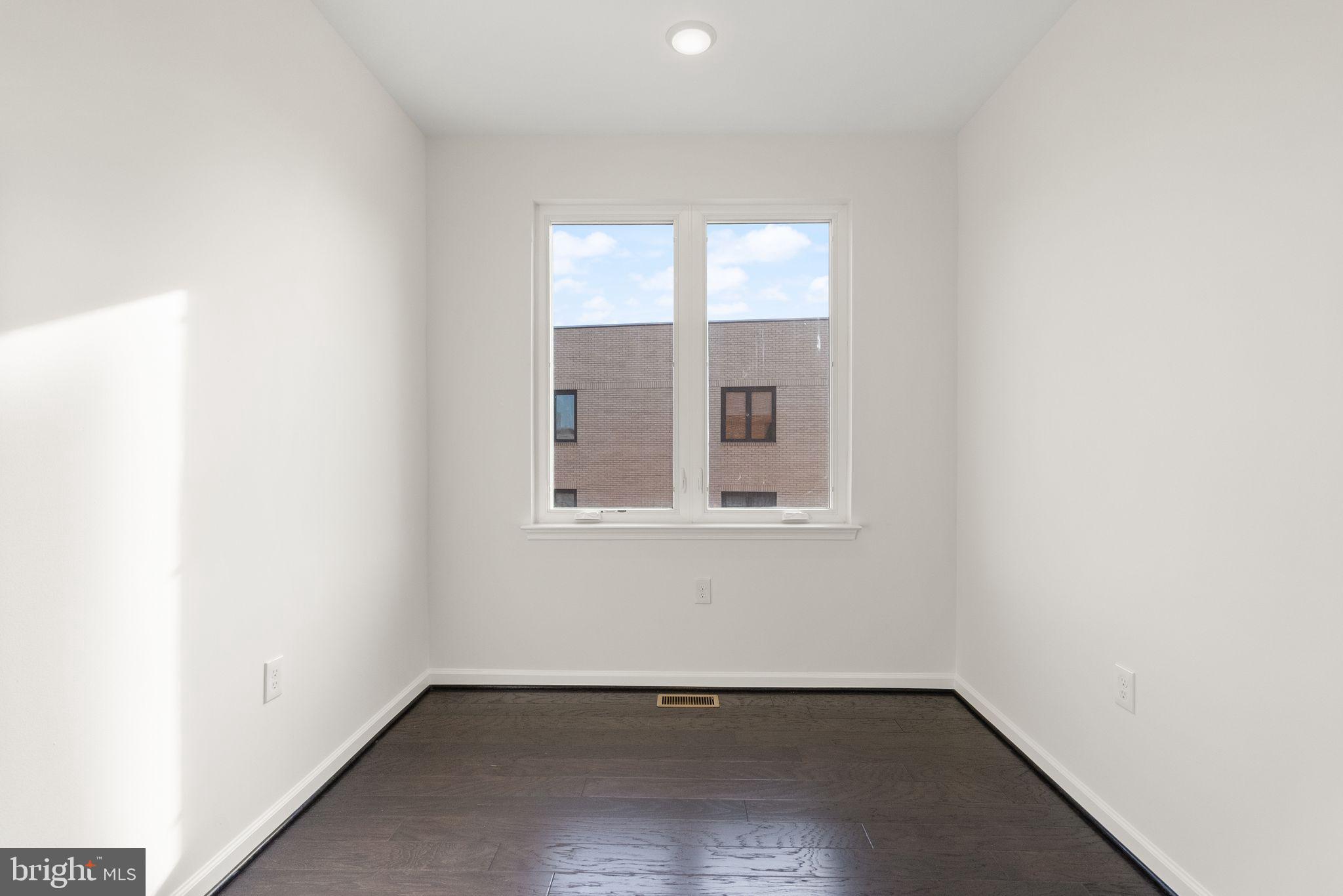 CAMBRIA SQUARE - Residential Lease