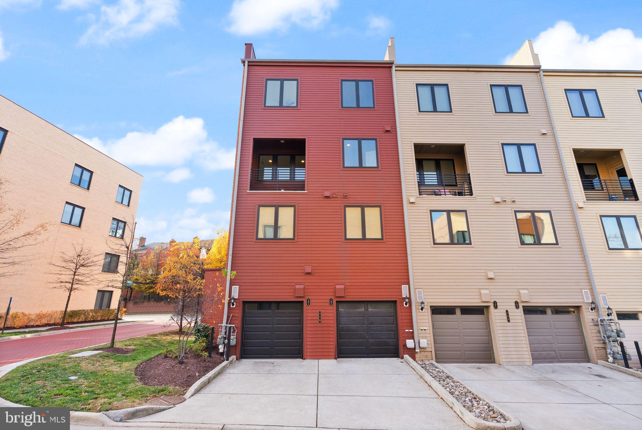 CAMBRIA SQUARE - Residential Lease