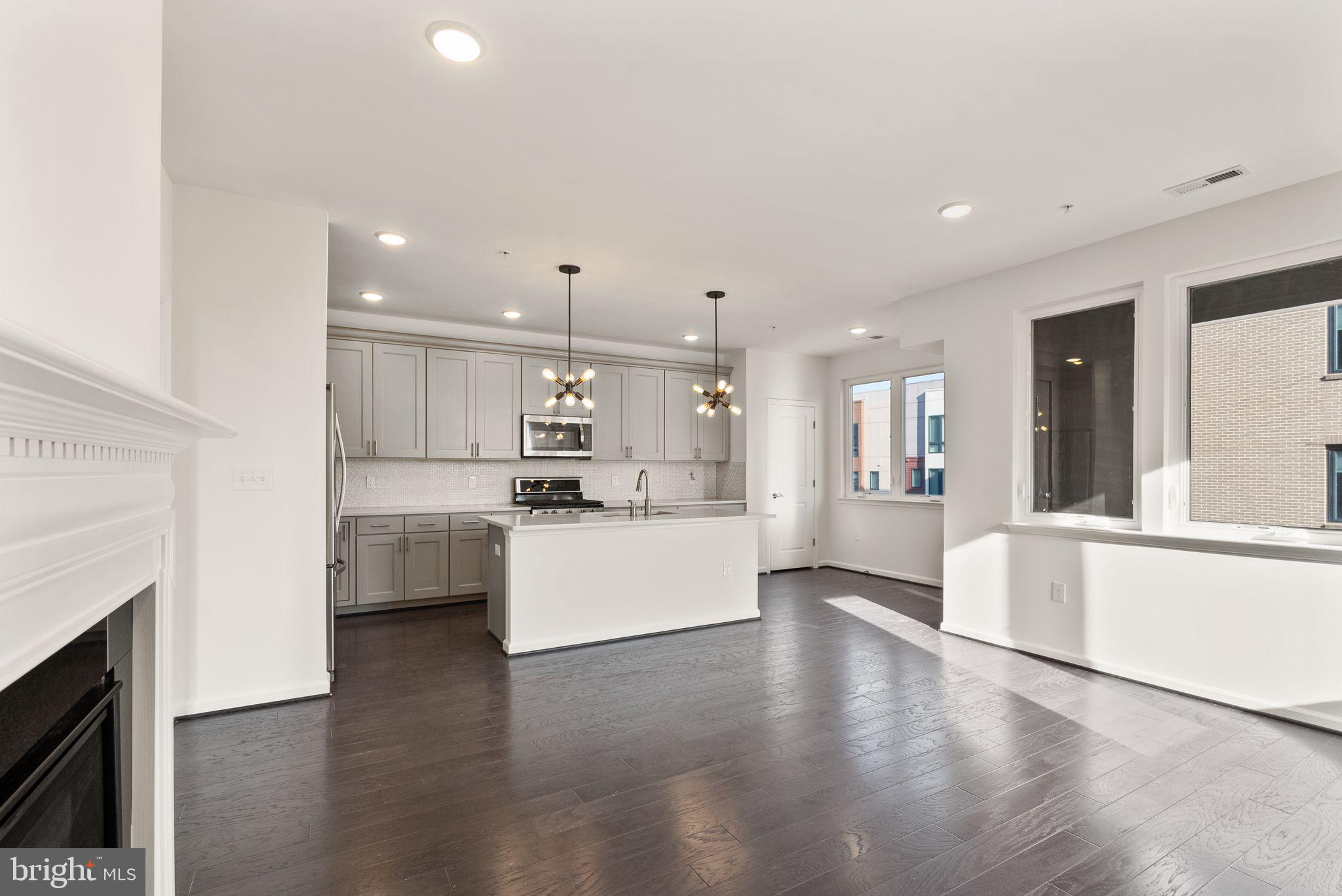 CAMBRIA SQUARE - Residential Lease