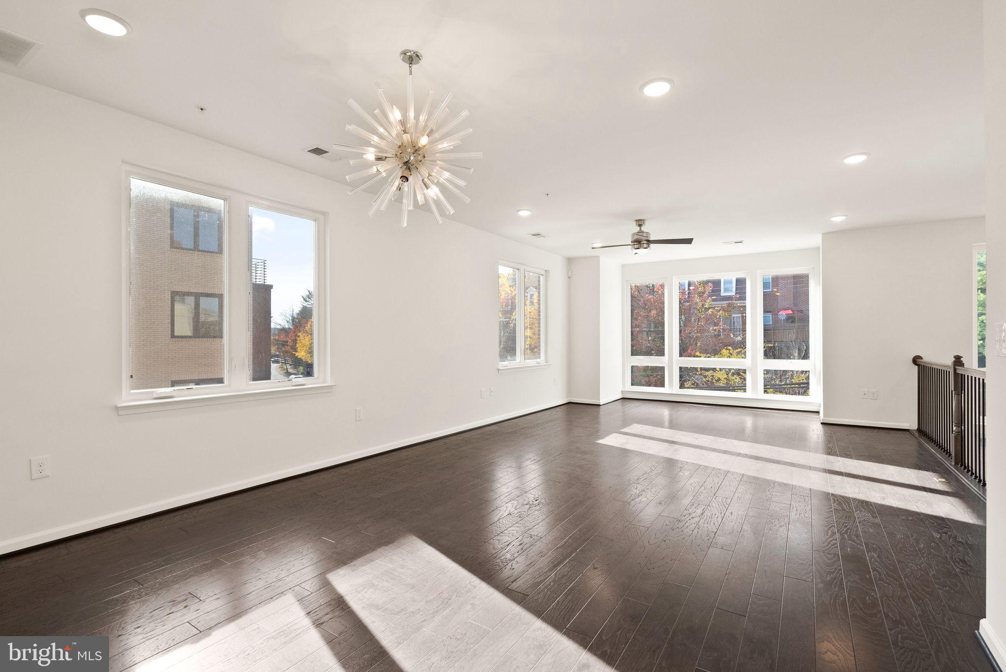 CAMBRIA SQUARE - Residential Lease