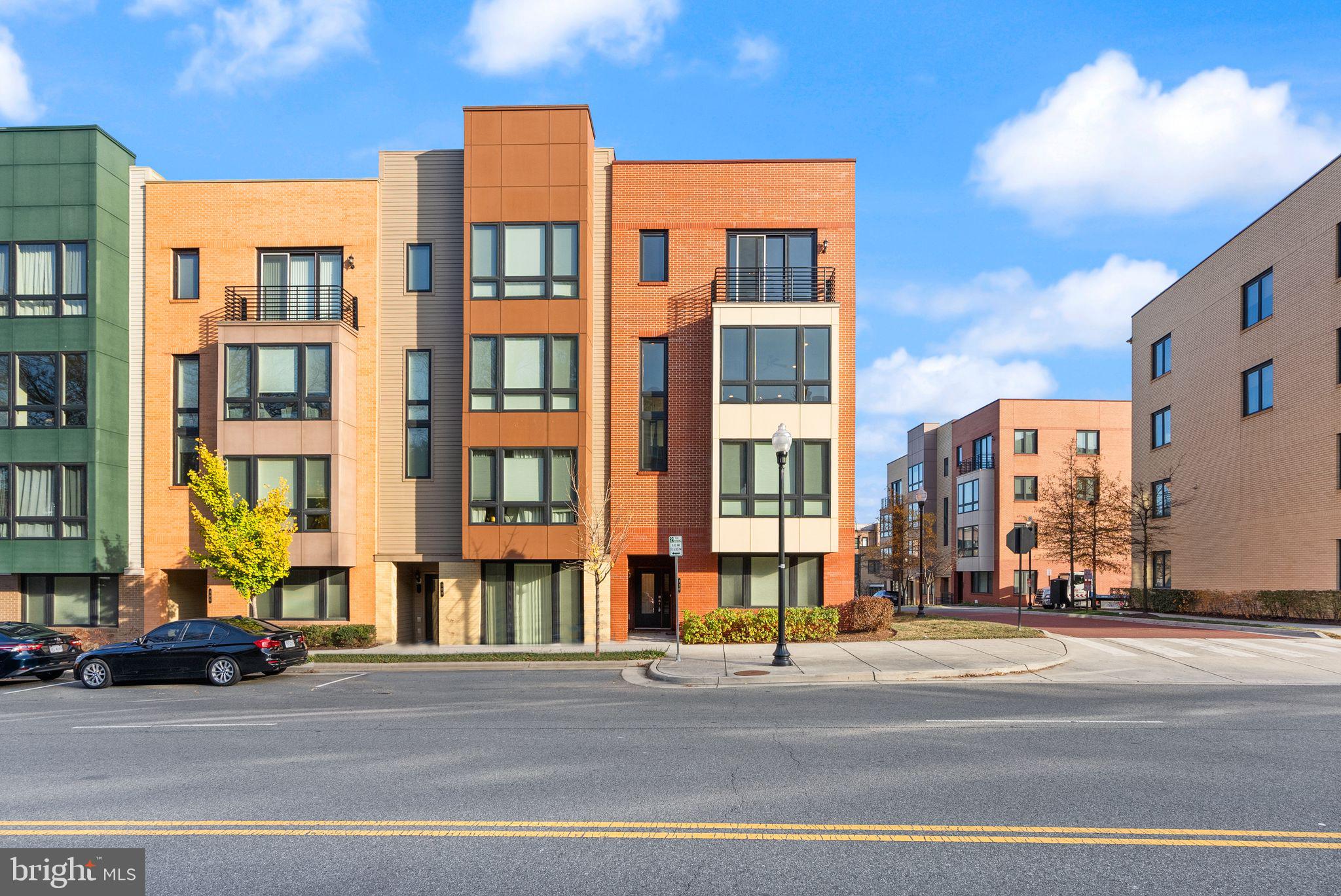 CAMBRIA SQUARE - Residential Lease