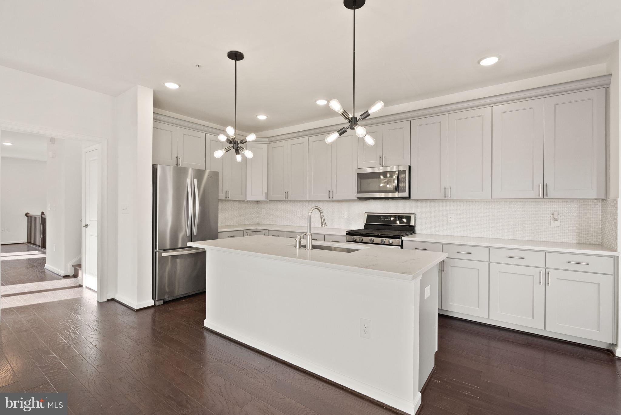 CAMBRIA SQUARE - Residential Lease