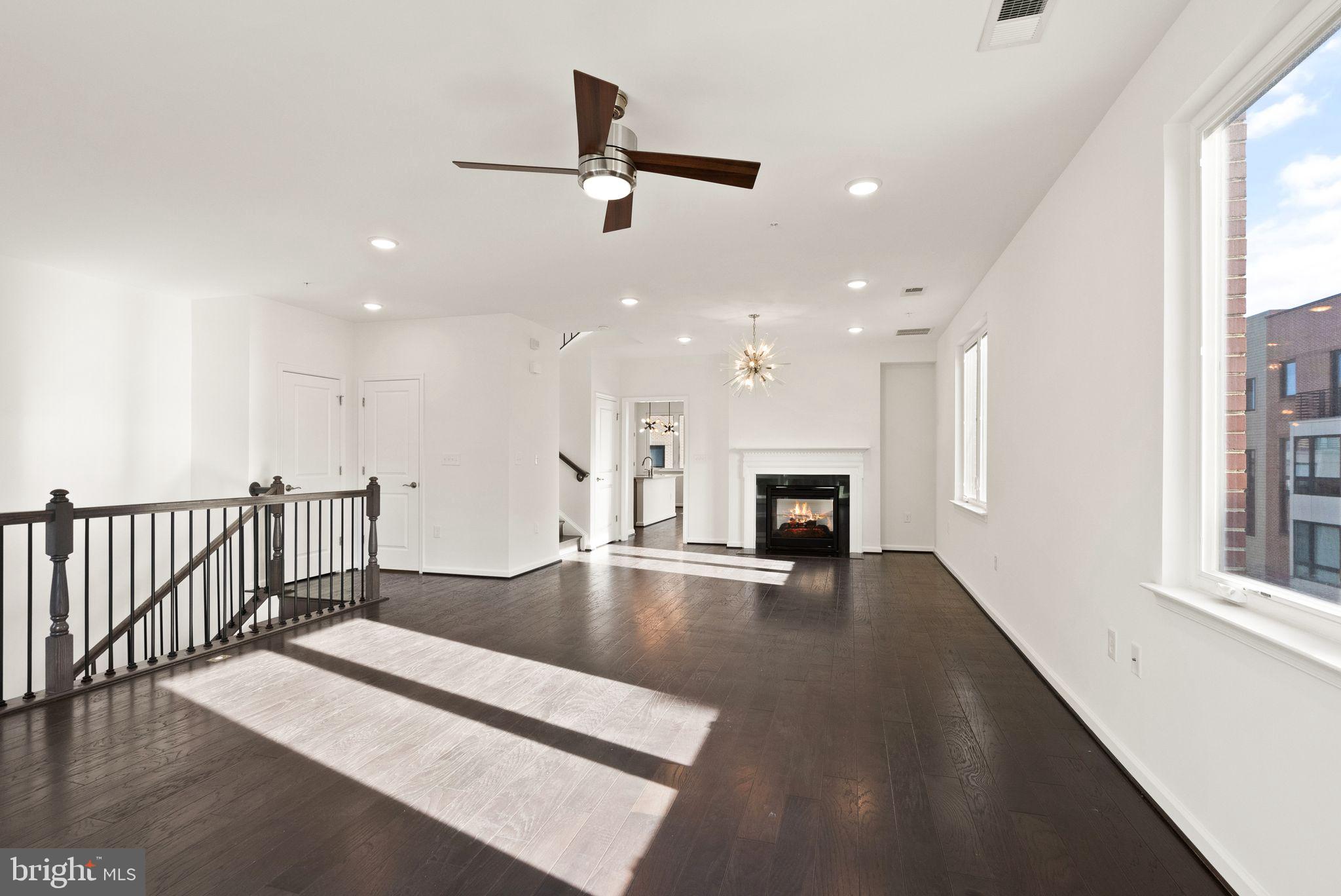 CAMBRIA SQUARE - Residential Lease