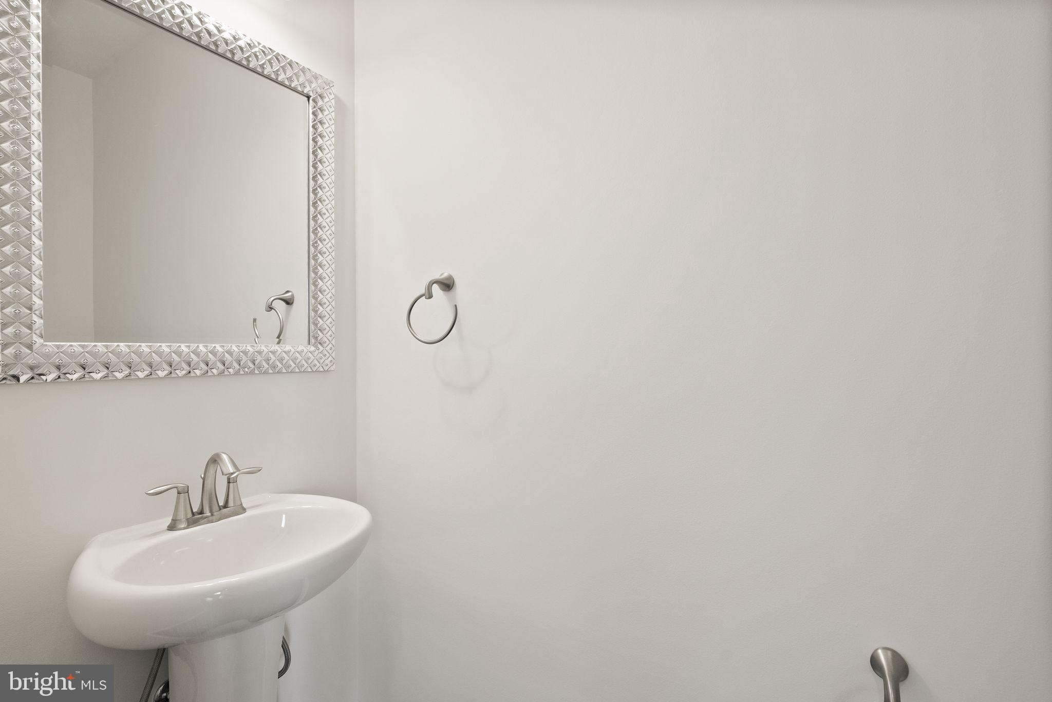 CAMBRIA SQUARE - Residential Lease