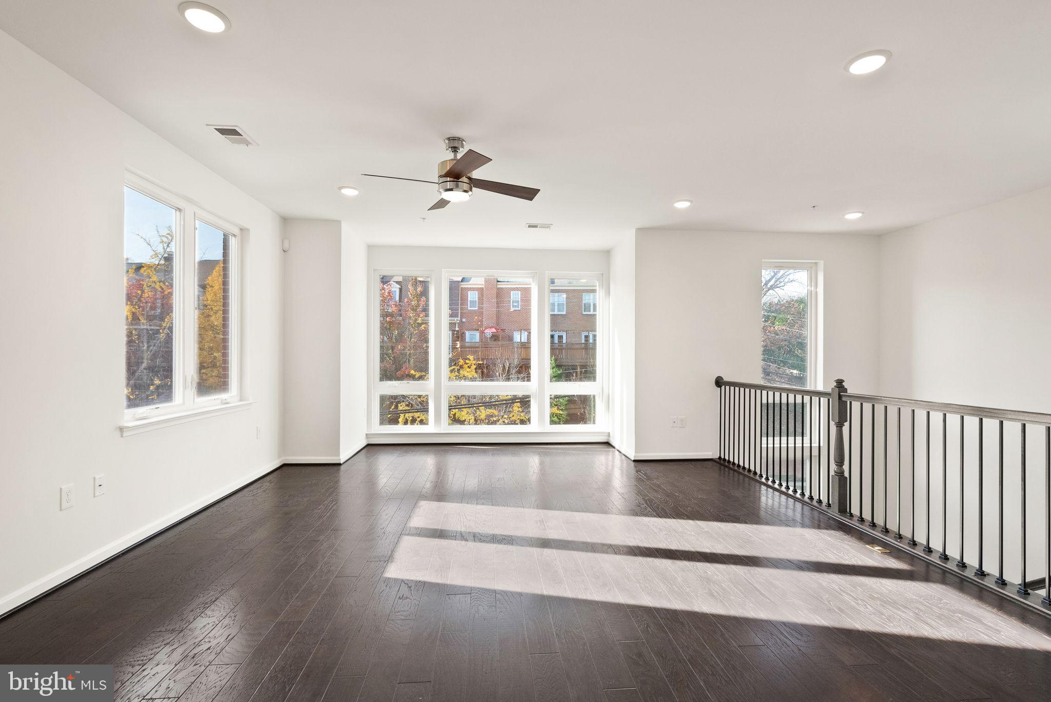 CAMBRIA SQUARE - Residential Lease