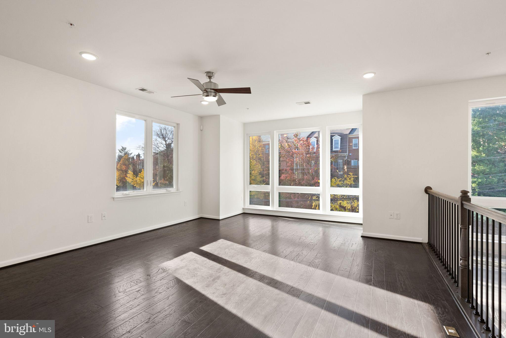 CAMBRIA SQUARE - Residential Lease