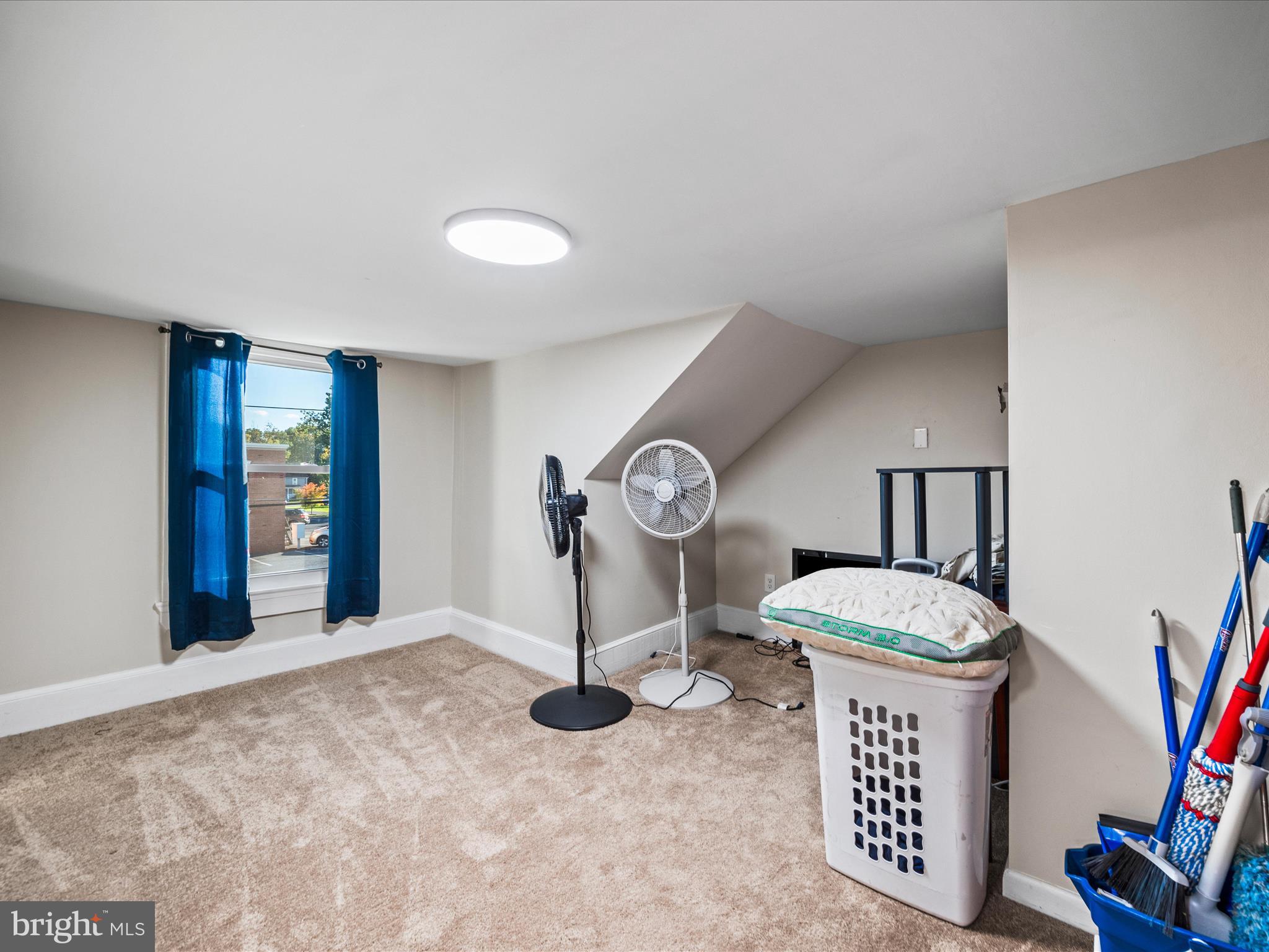 COLLEGE HEIGHTS - Residential