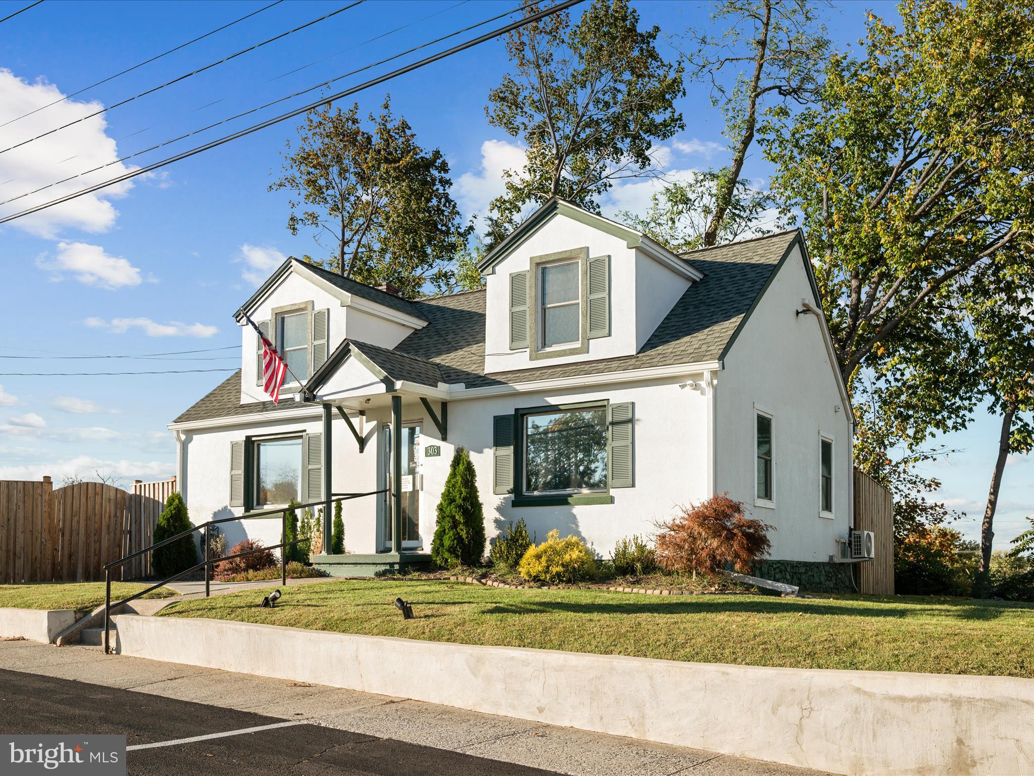 303 W 10TH STREET