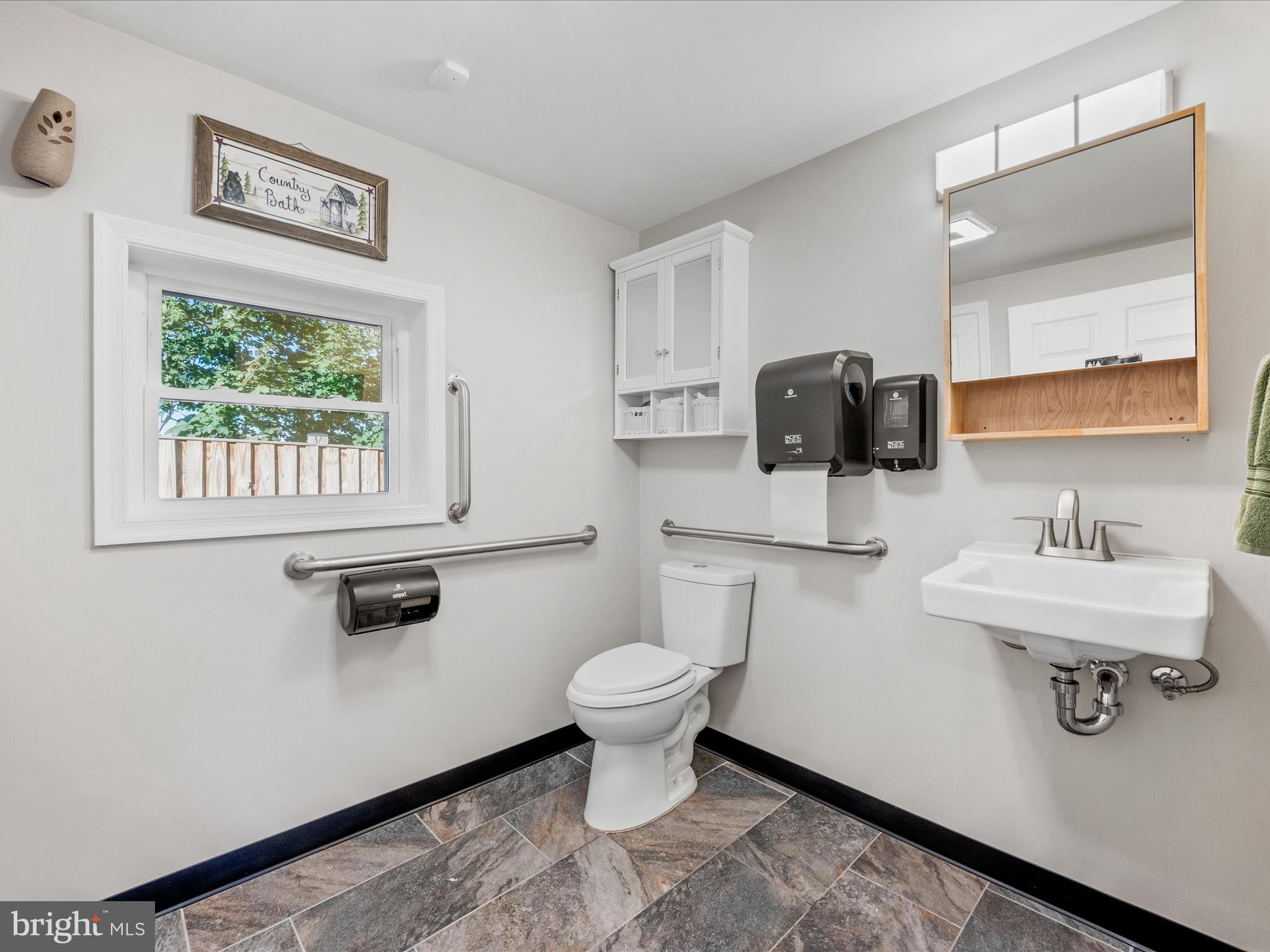 COLLEGE HEIGHTS - Residential