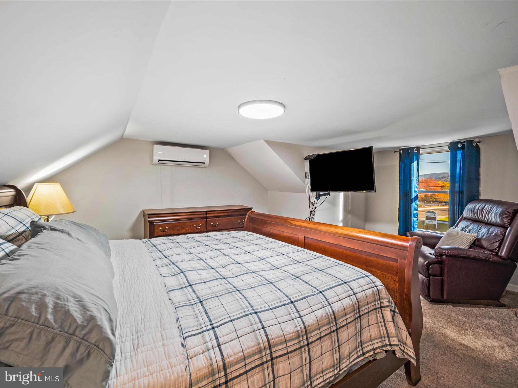 COLLEGE HEIGHTS - Residential