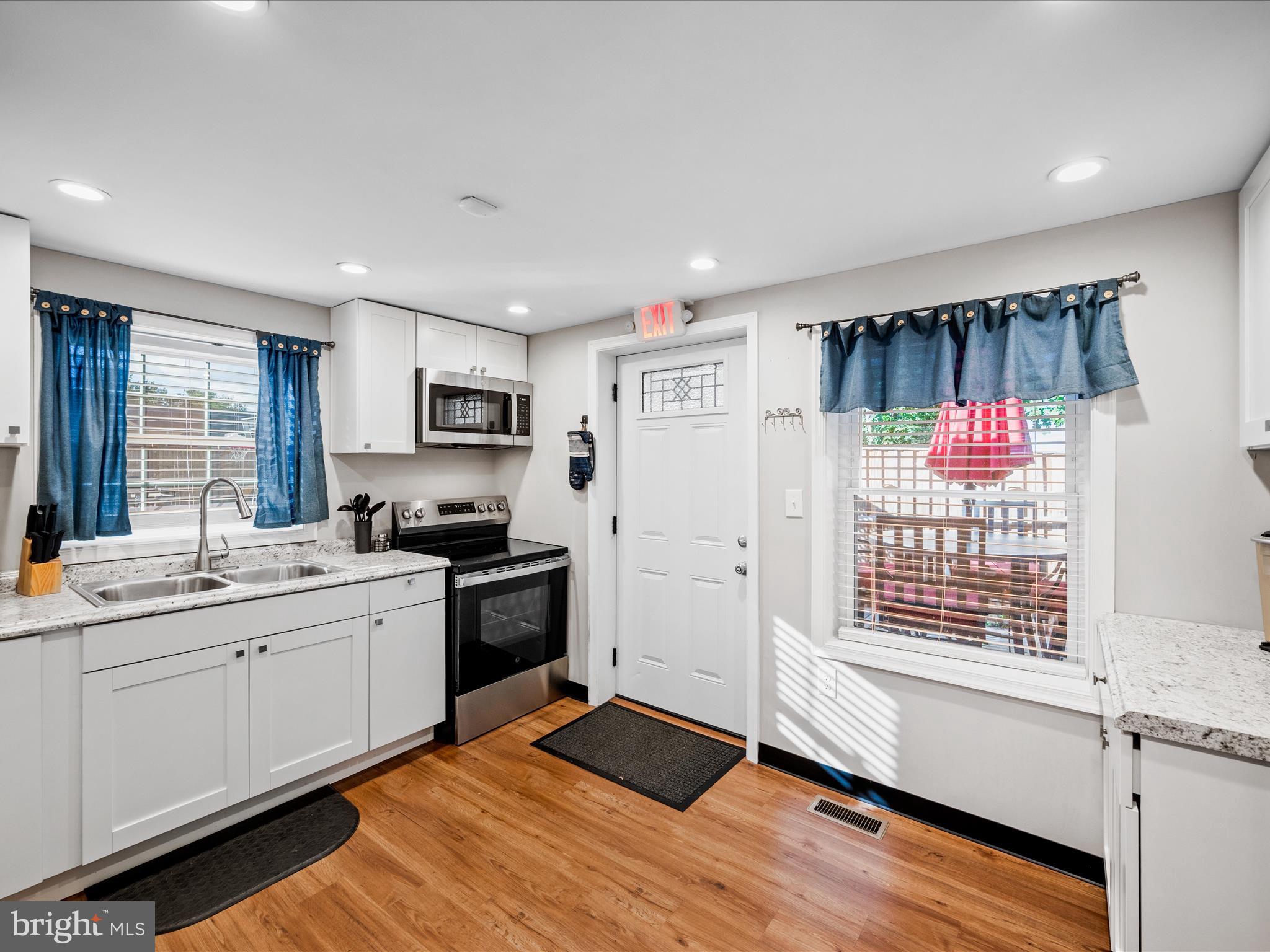 COLLEGE HEIGHTS - Residential