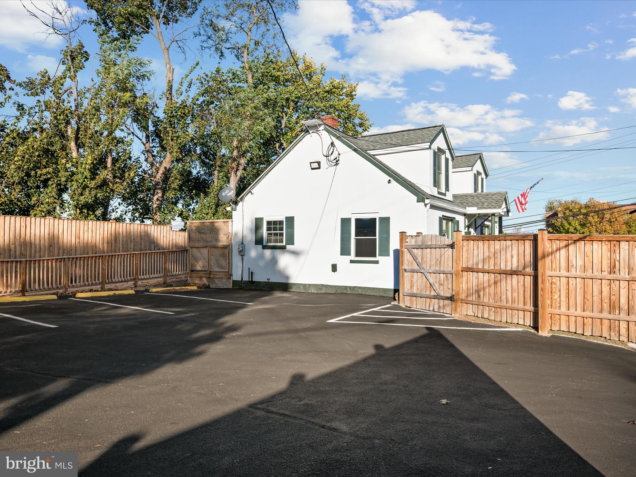 COLLEGE HEIGHTS - Residential