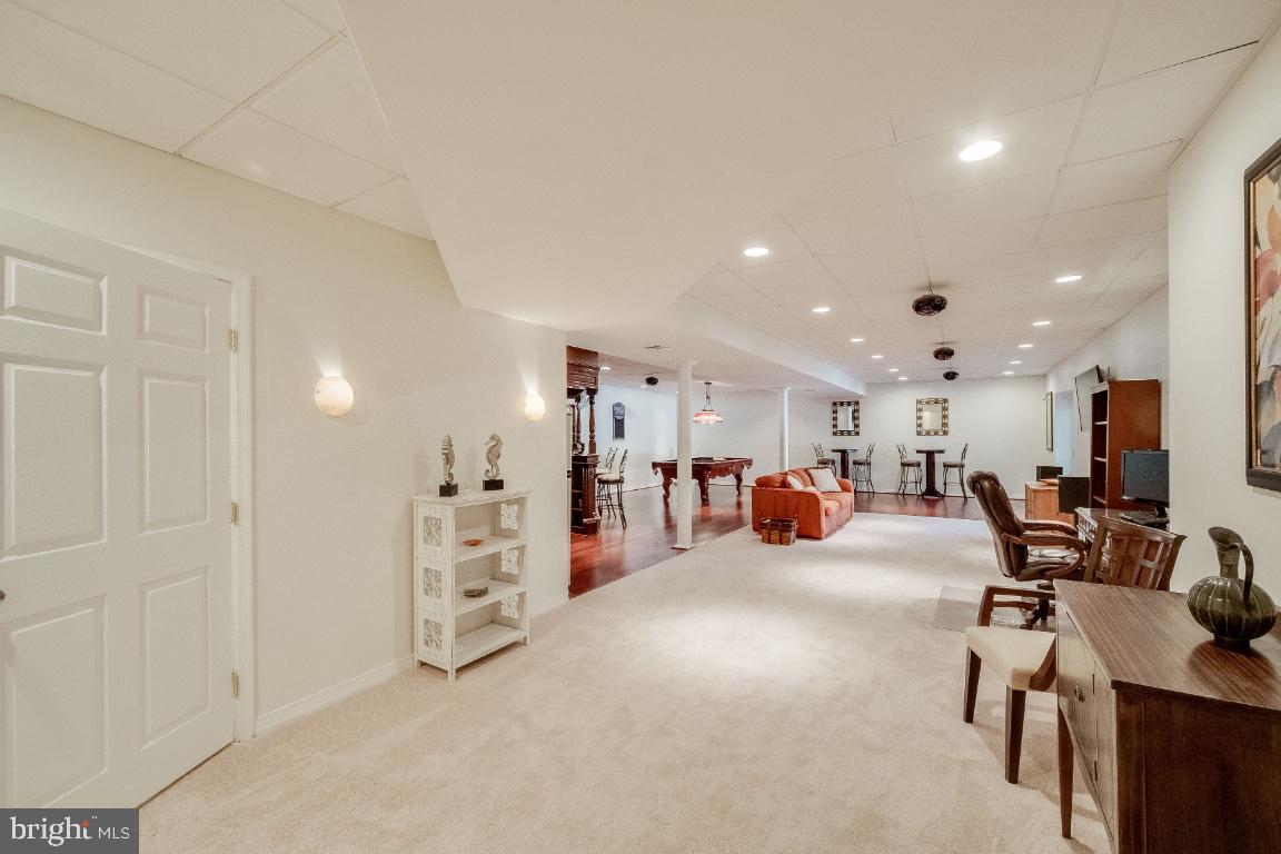 DAMASCUS OUTSIDE - Residential