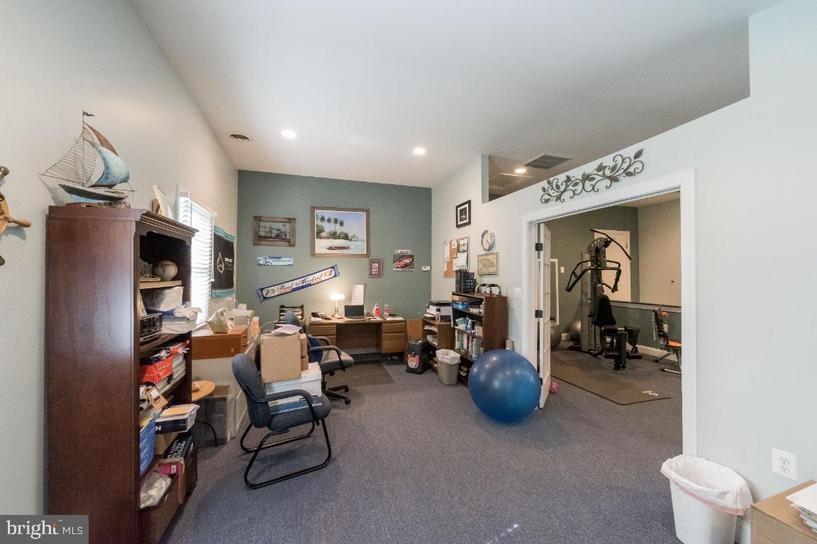 DAMASCUS OUTSIDE - Residential