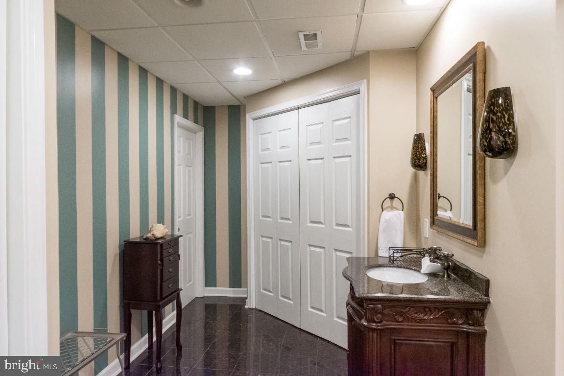 DAMASCUS OUTSIDE - Residential