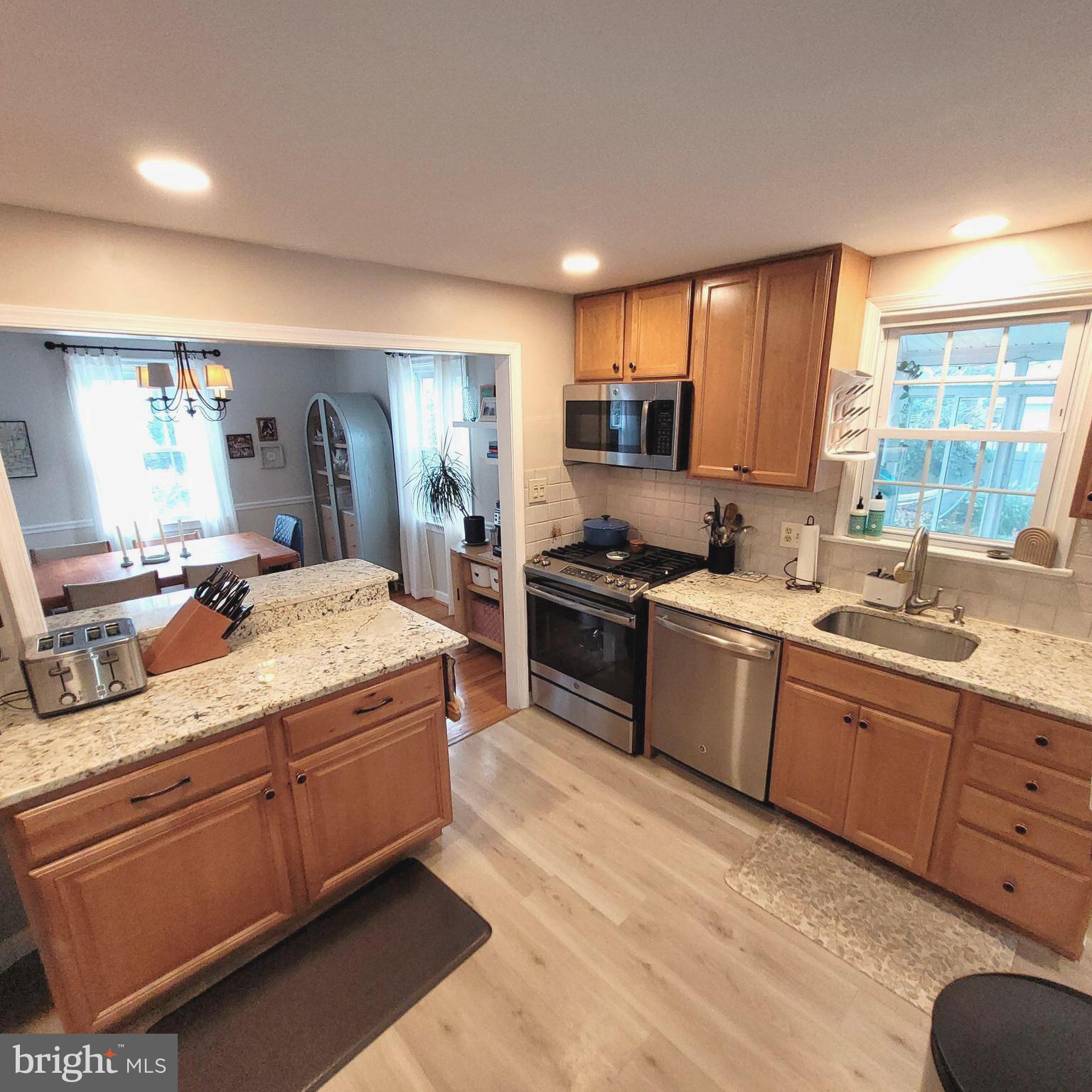 FOX CHASE MANOR - Residential