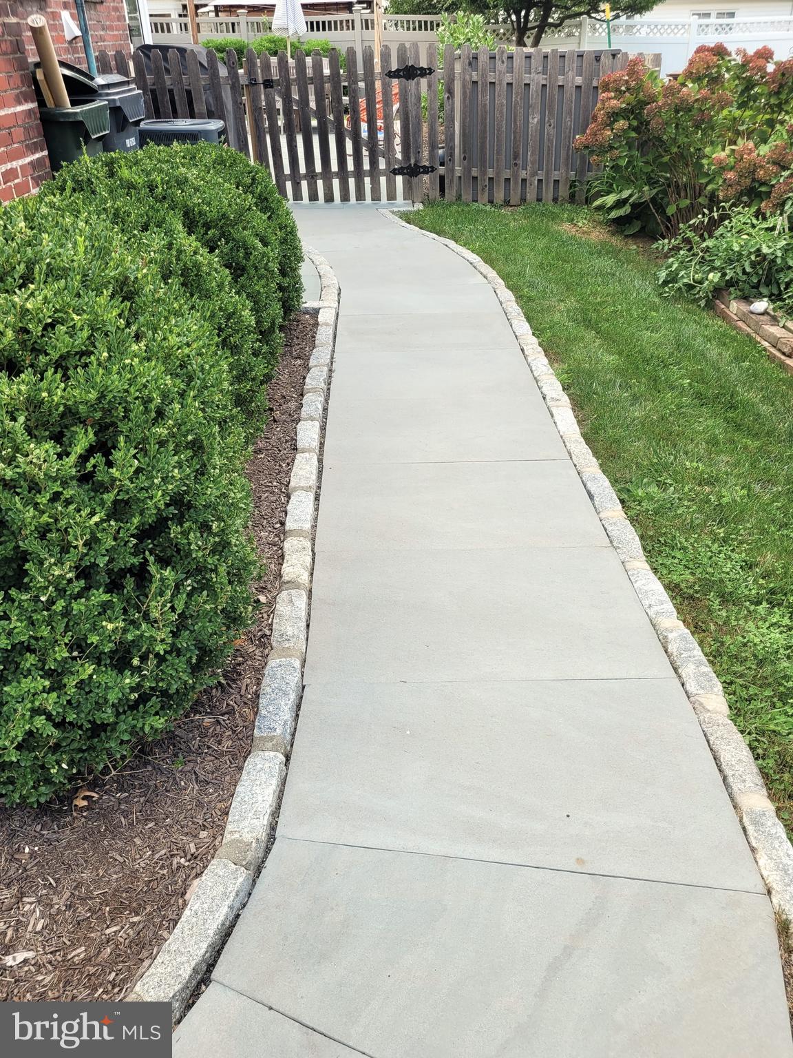 FOX CHASE MANOR - Residential