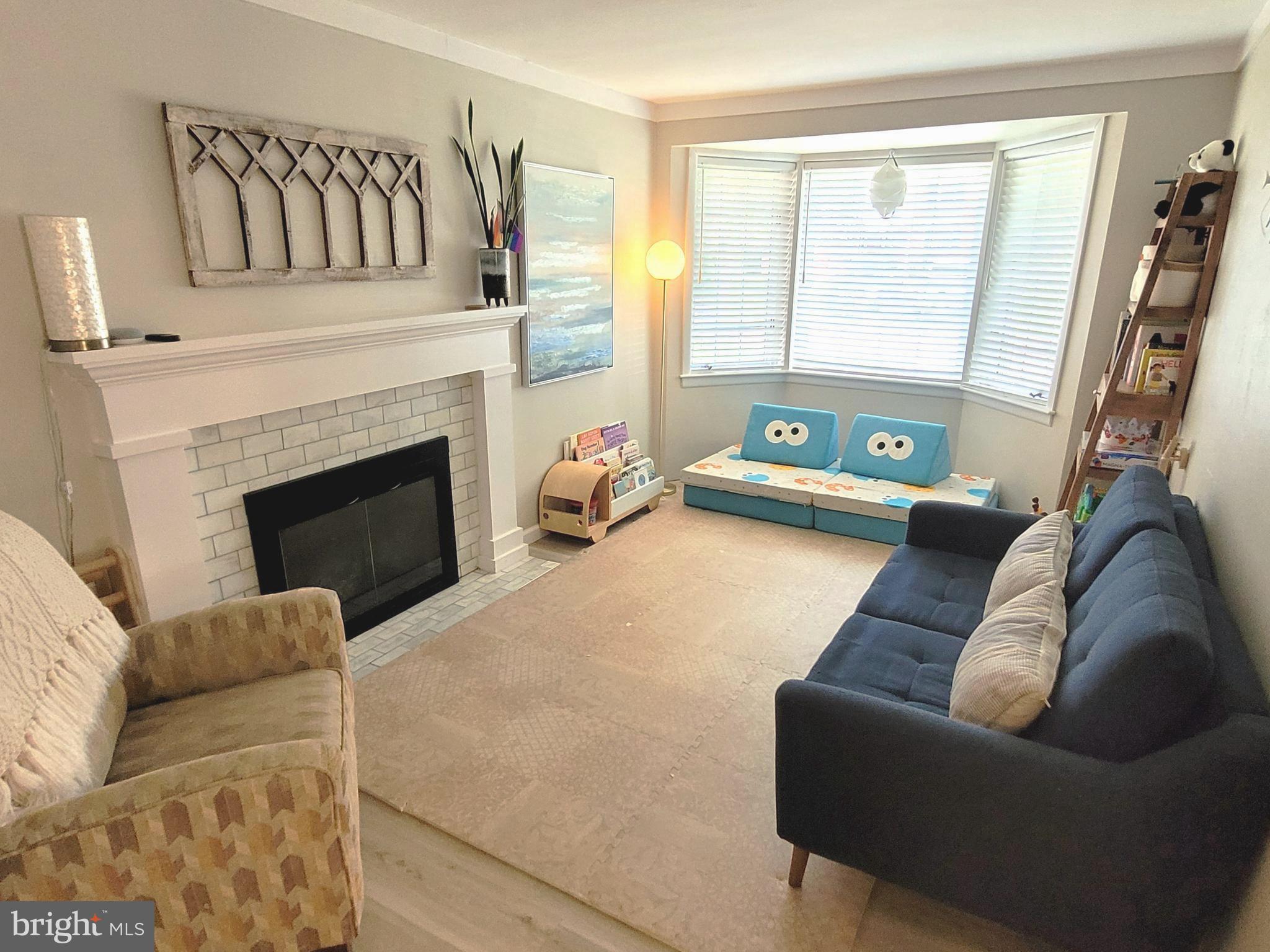 FOX CHASE MANOR - Residential