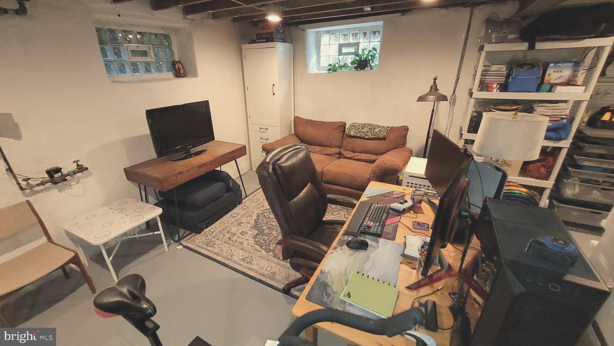 FOX CHASE MANOR - Residential