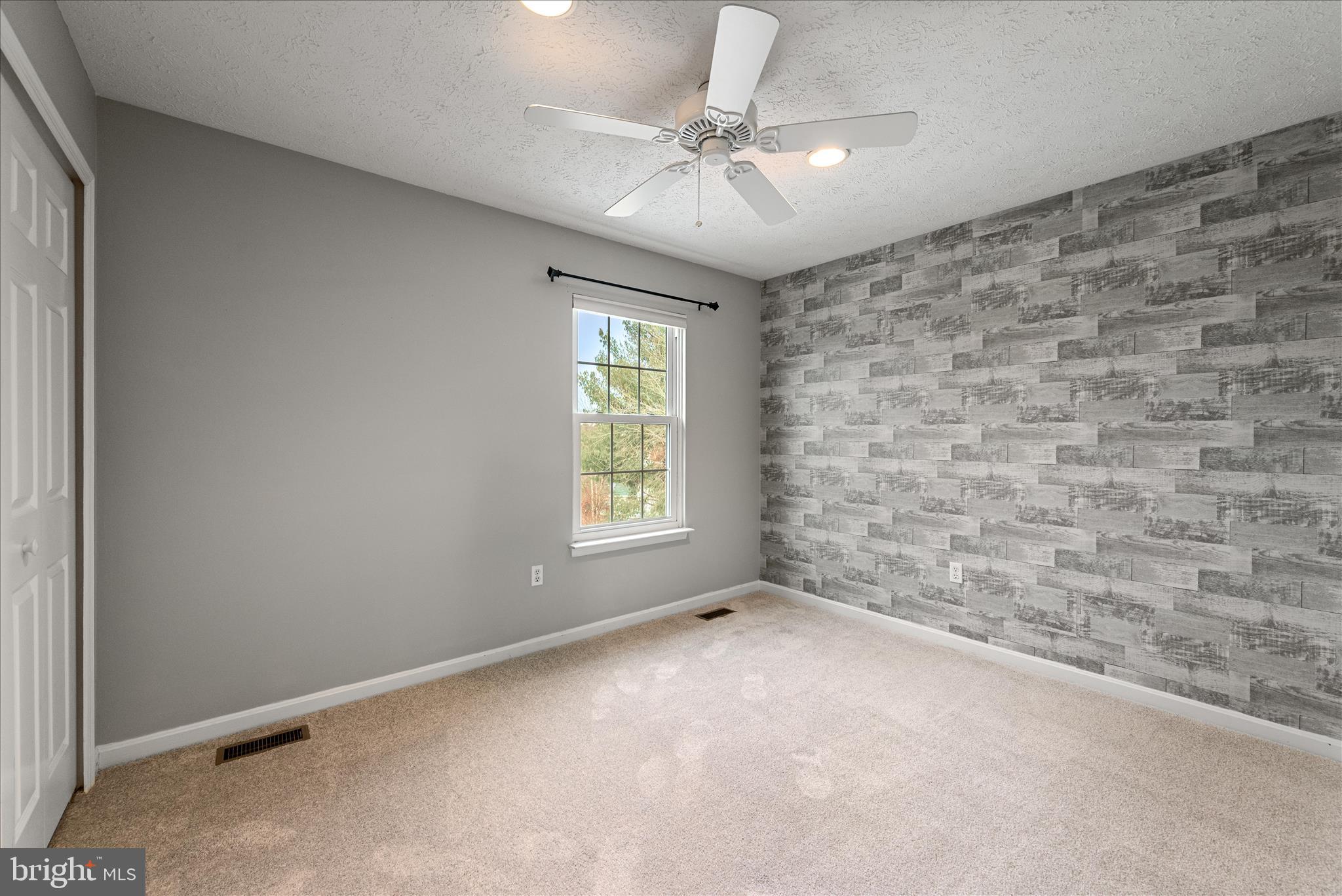 APPLE RIDGE - Residential