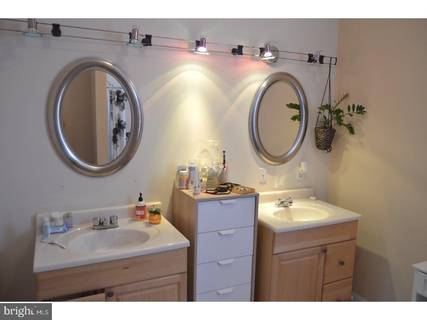 UNIVERSITY CITY - Residential