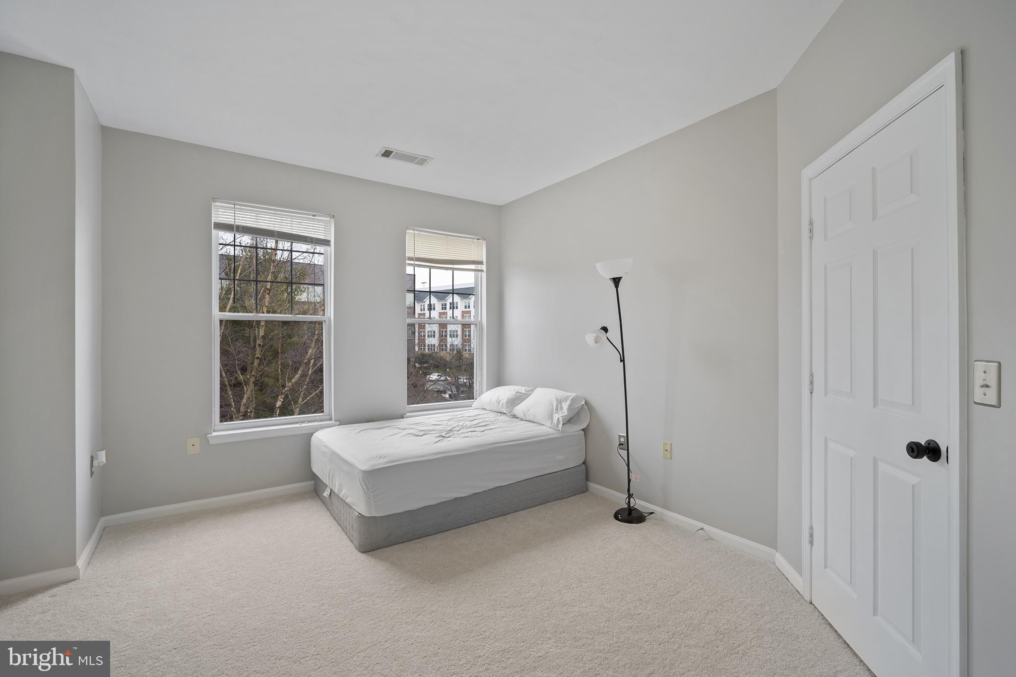 FAIRFAX RIDGE CONDOS - Residential Lease