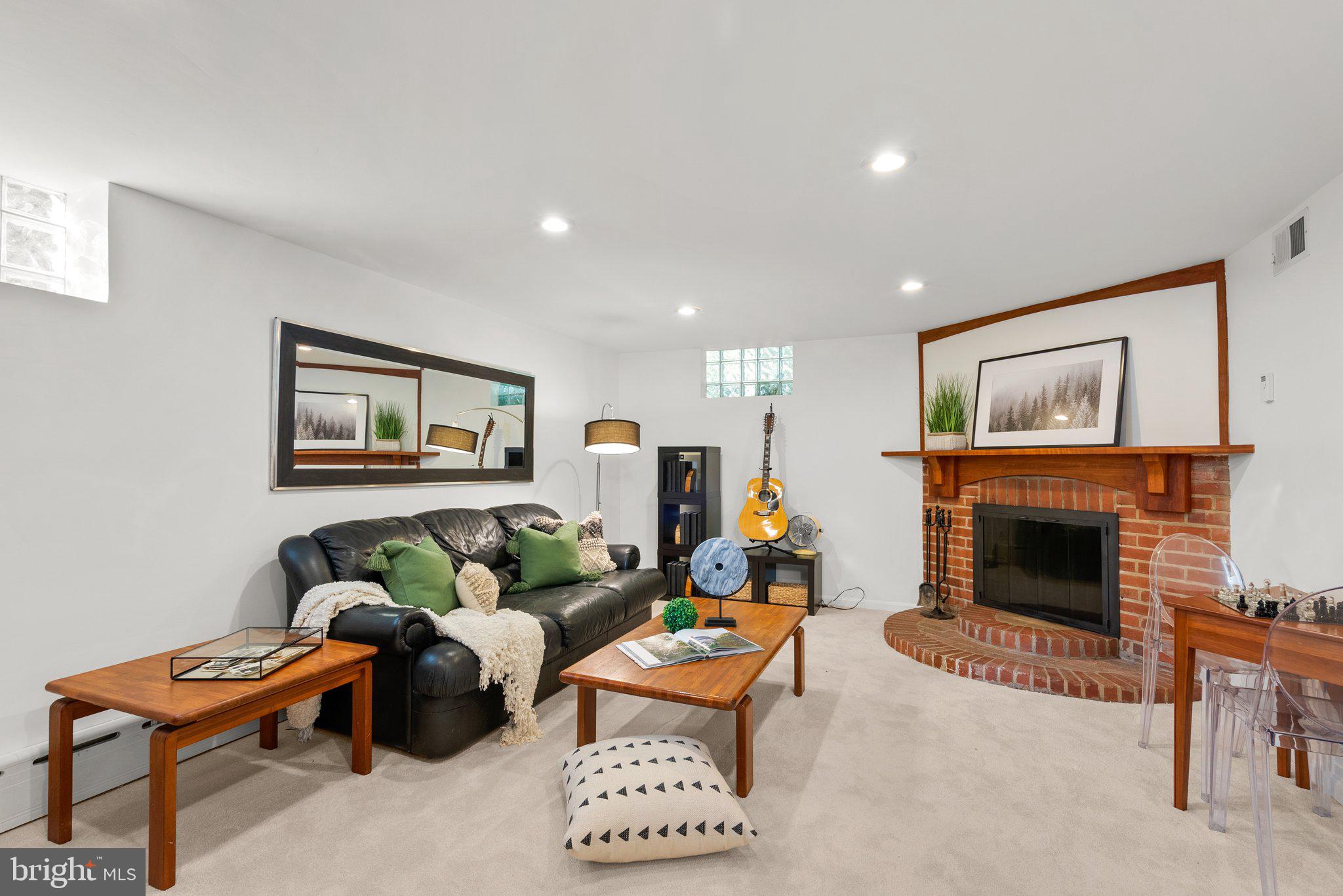 WOODSIDE PARK - Residential