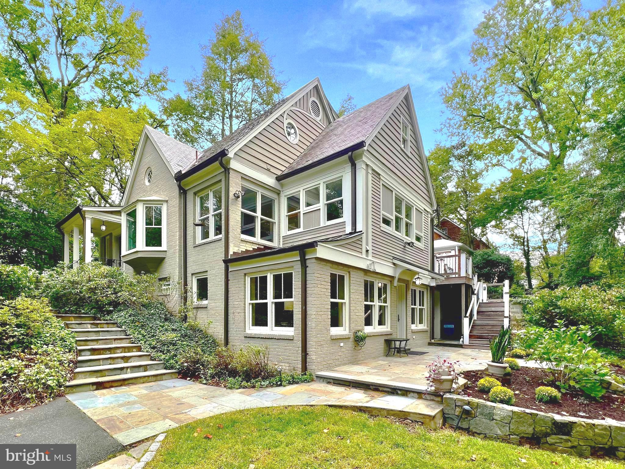 WOODSIDE PARK - Residential