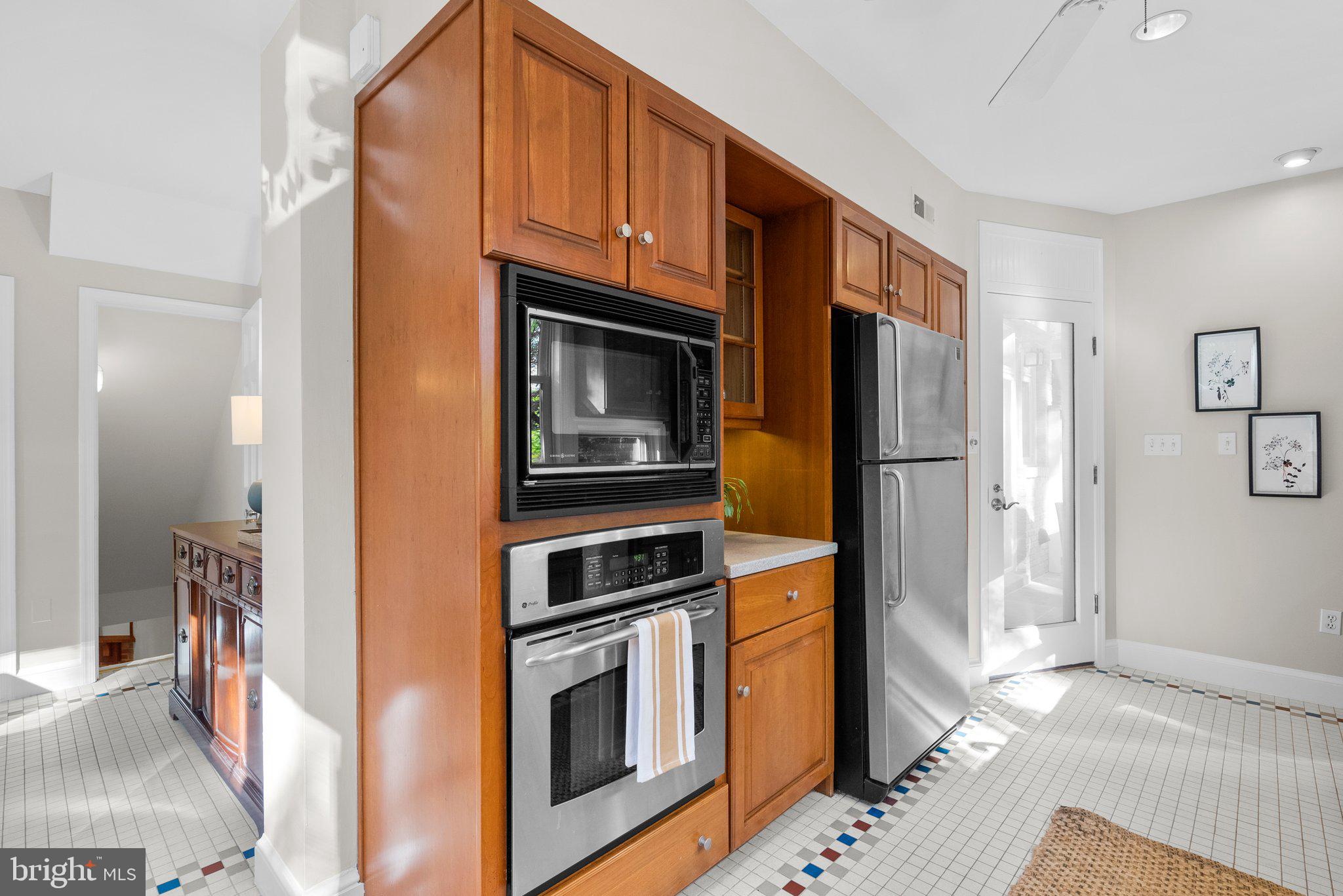 WOODSIDE PARK - Residential