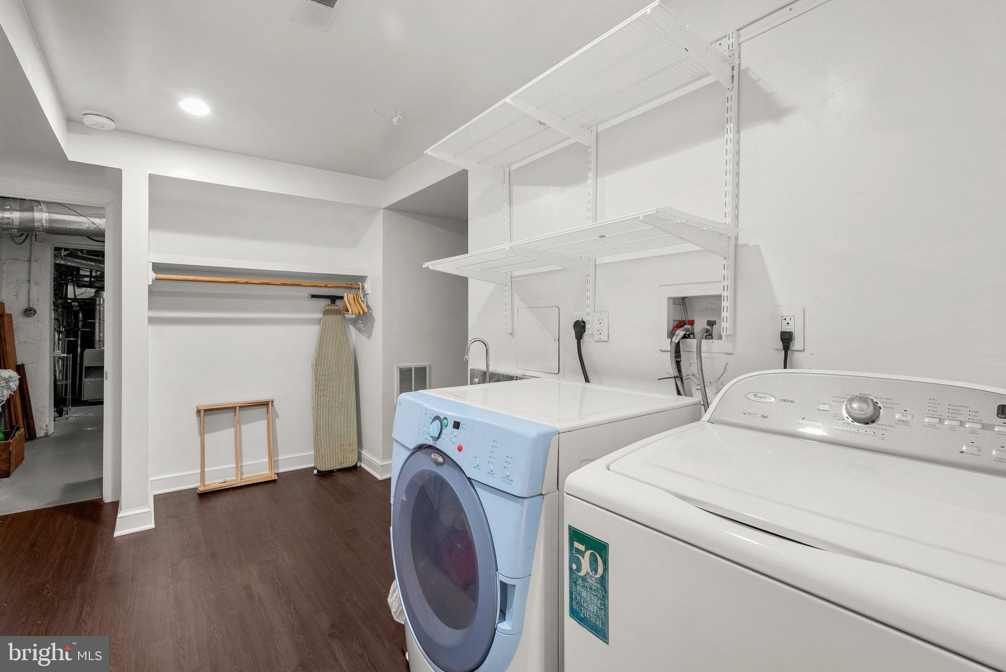 WOODSIDE PARK - Residential