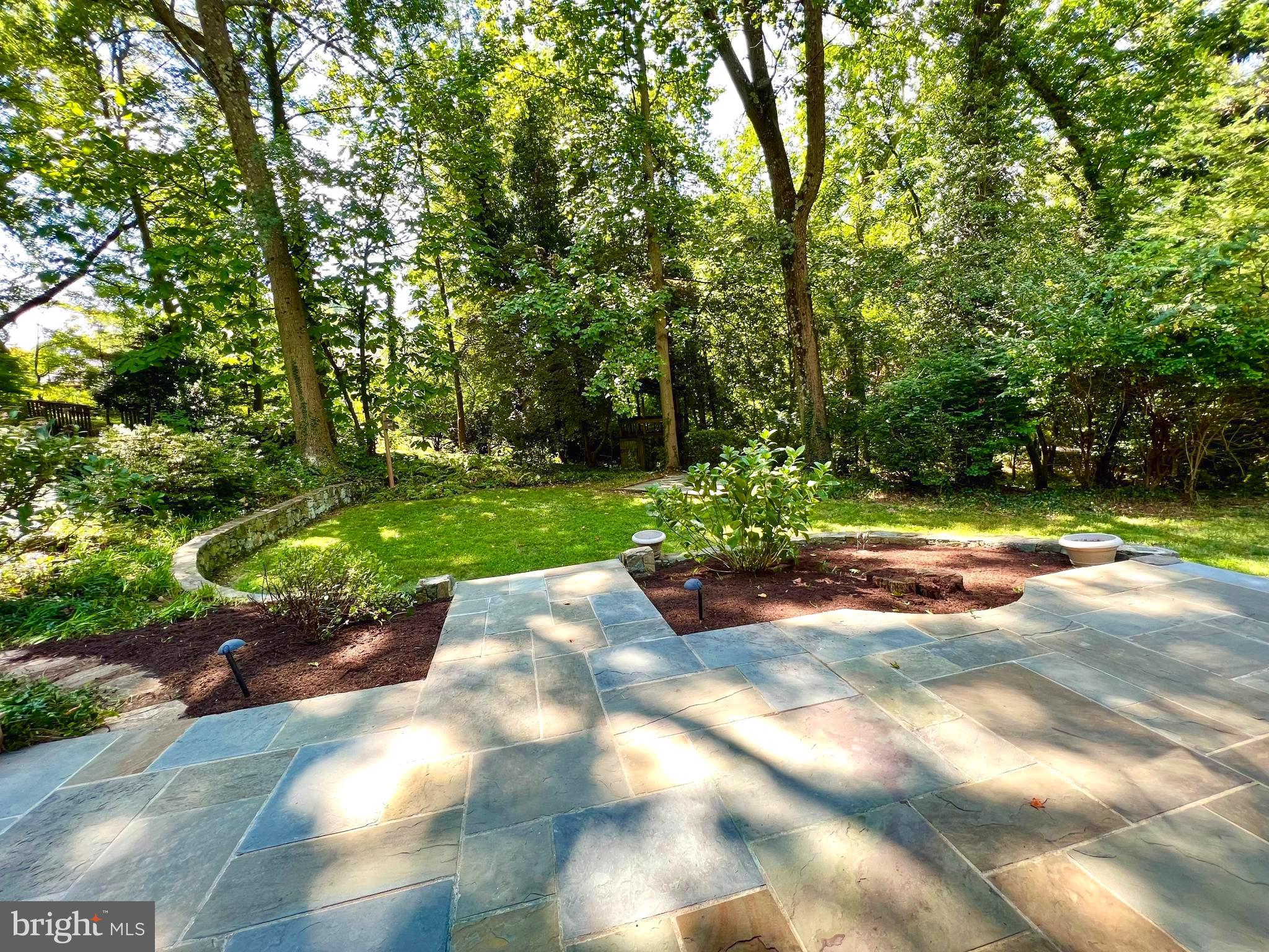 WOODSIDE PARK - Residential