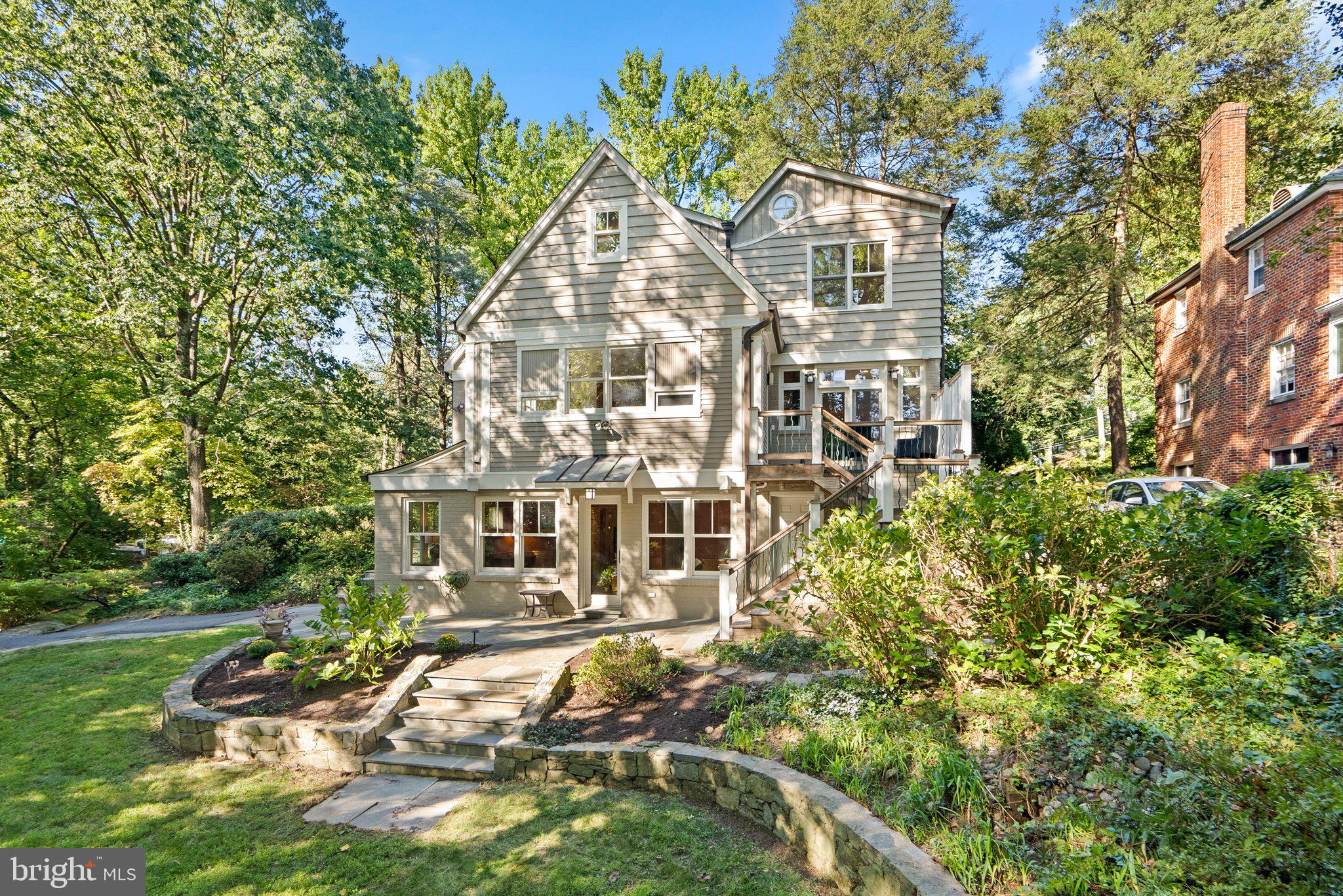 WOODSIDE PARK - Residential