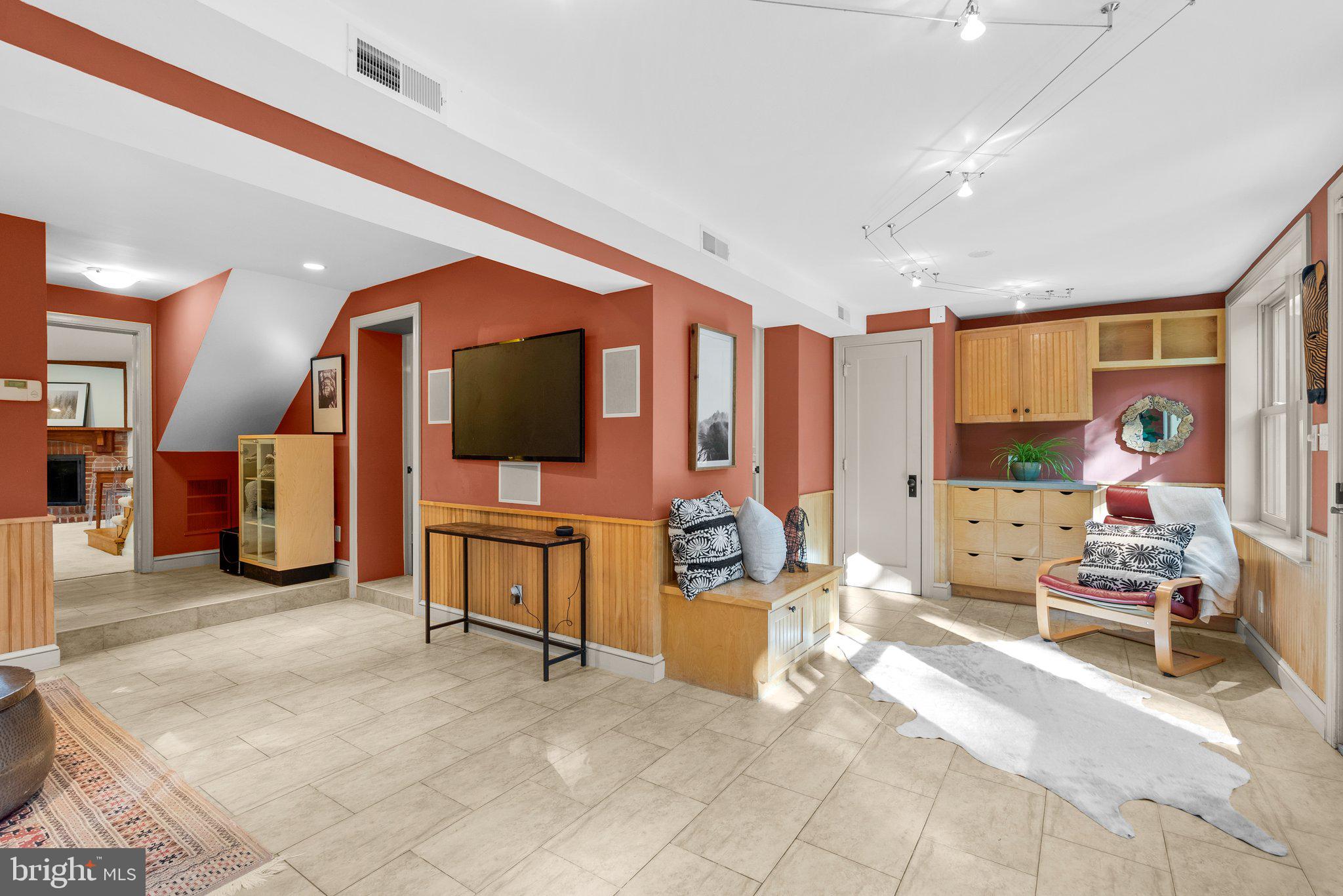 WOODSIDE PARK - Residential