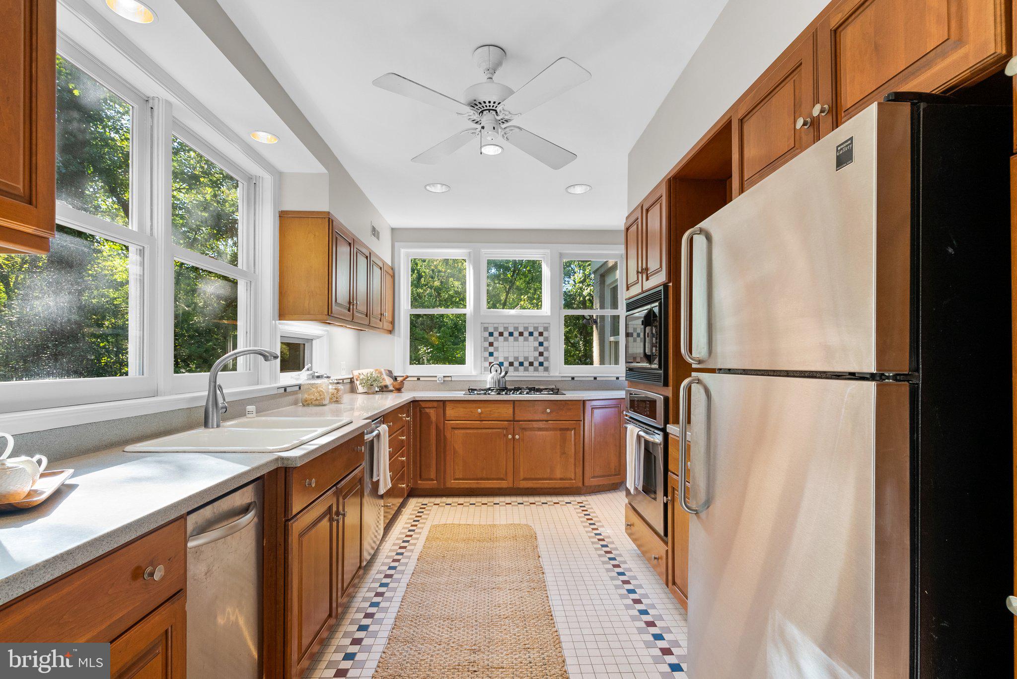 WOODSIDE PARK - Residential